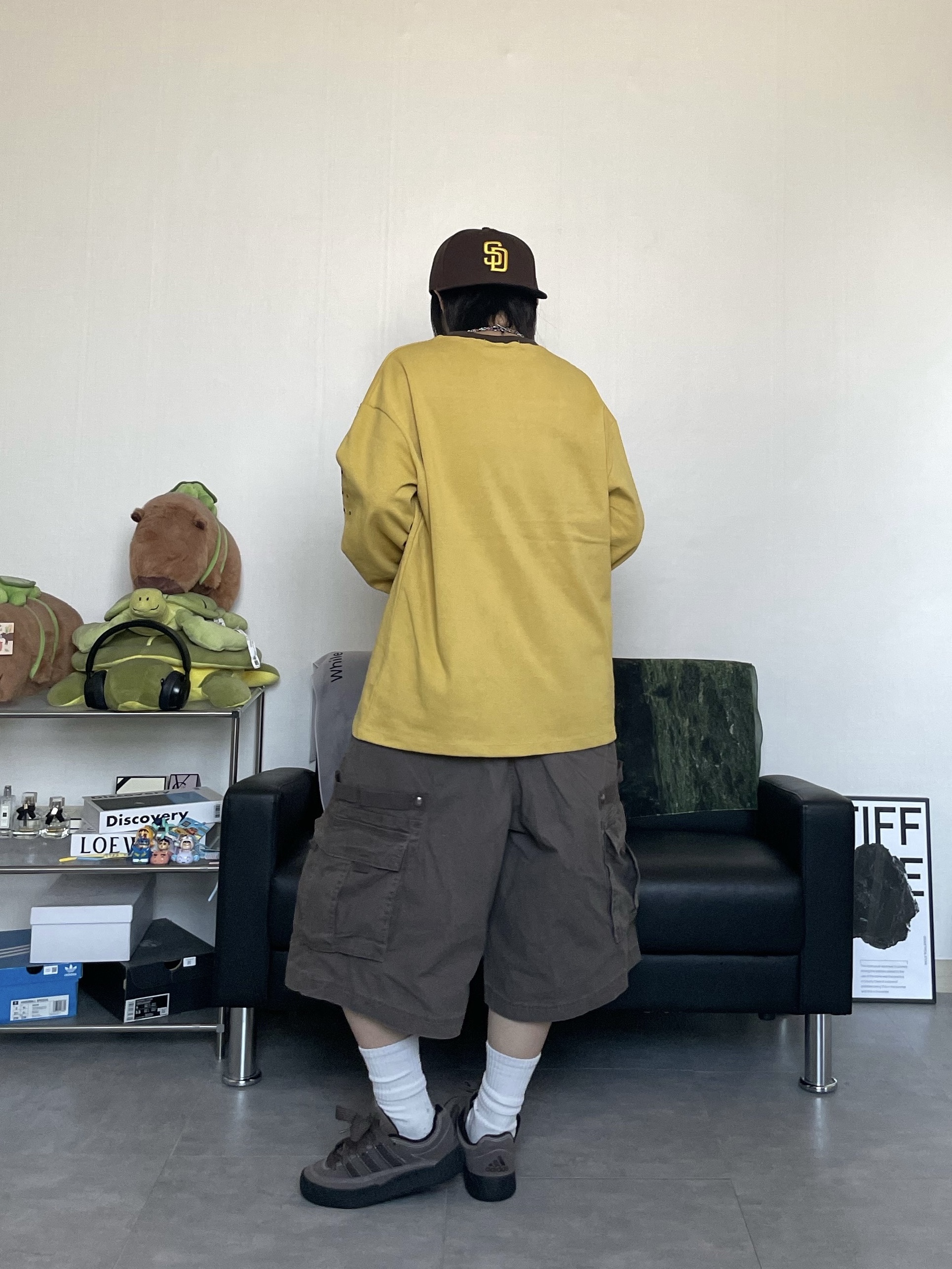 (W) Adidas Adimatic Earth Strata Dark Brown, Farfromwhat Far Patch Logo Cap Brown 착용 스타일 - 5