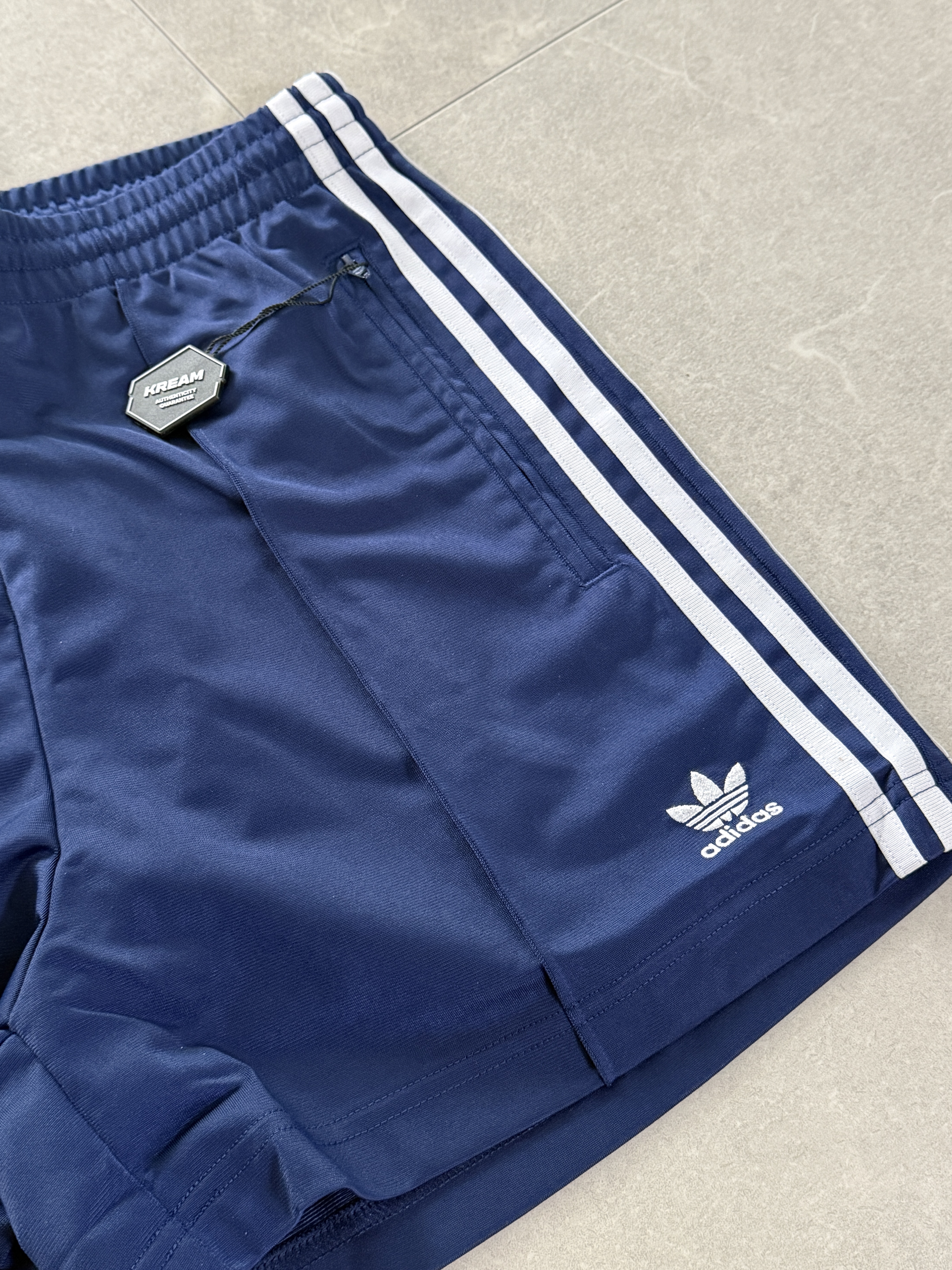 (W) Adidas Firebird Shorts Dark Blue - KR Sizing 착용 스타일 - 2