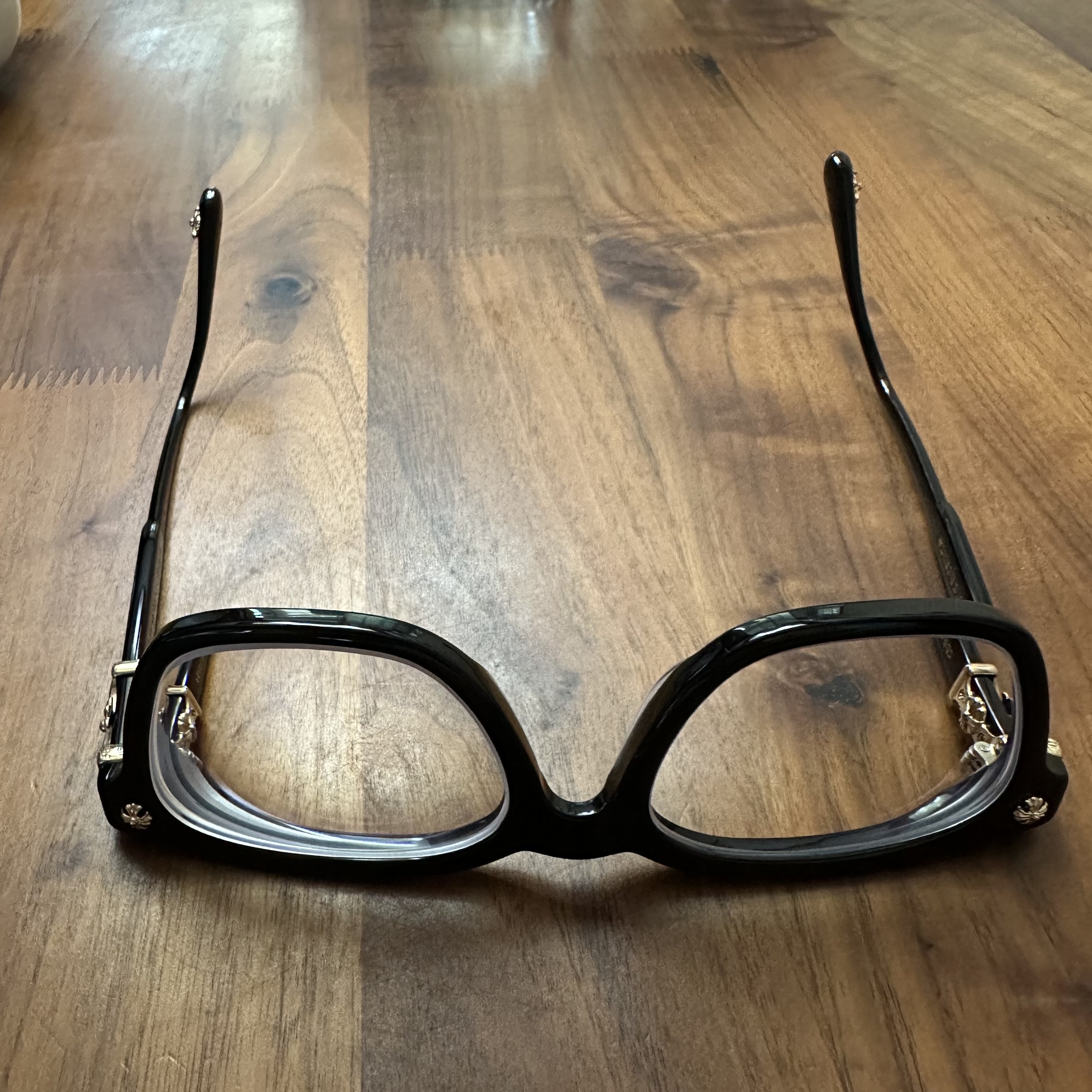 Chrome Hearts Cox Ucker Black 18K Gold Plated 착용 스타일