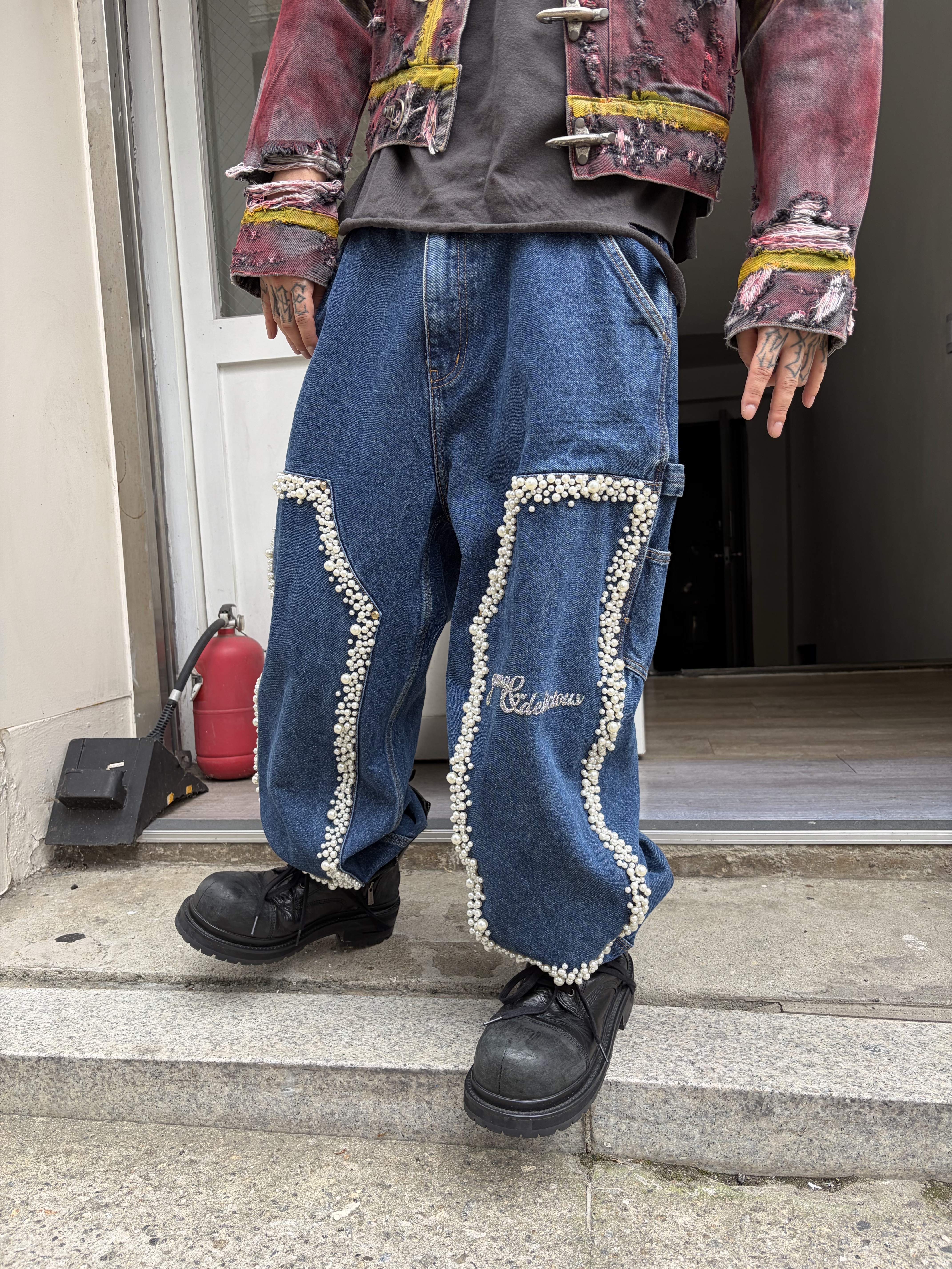 NOFAKESHIT Snow Window C34x32, Thug Club Red Washed Painted Line Jacket Denim Black 착용 스타일 - 4