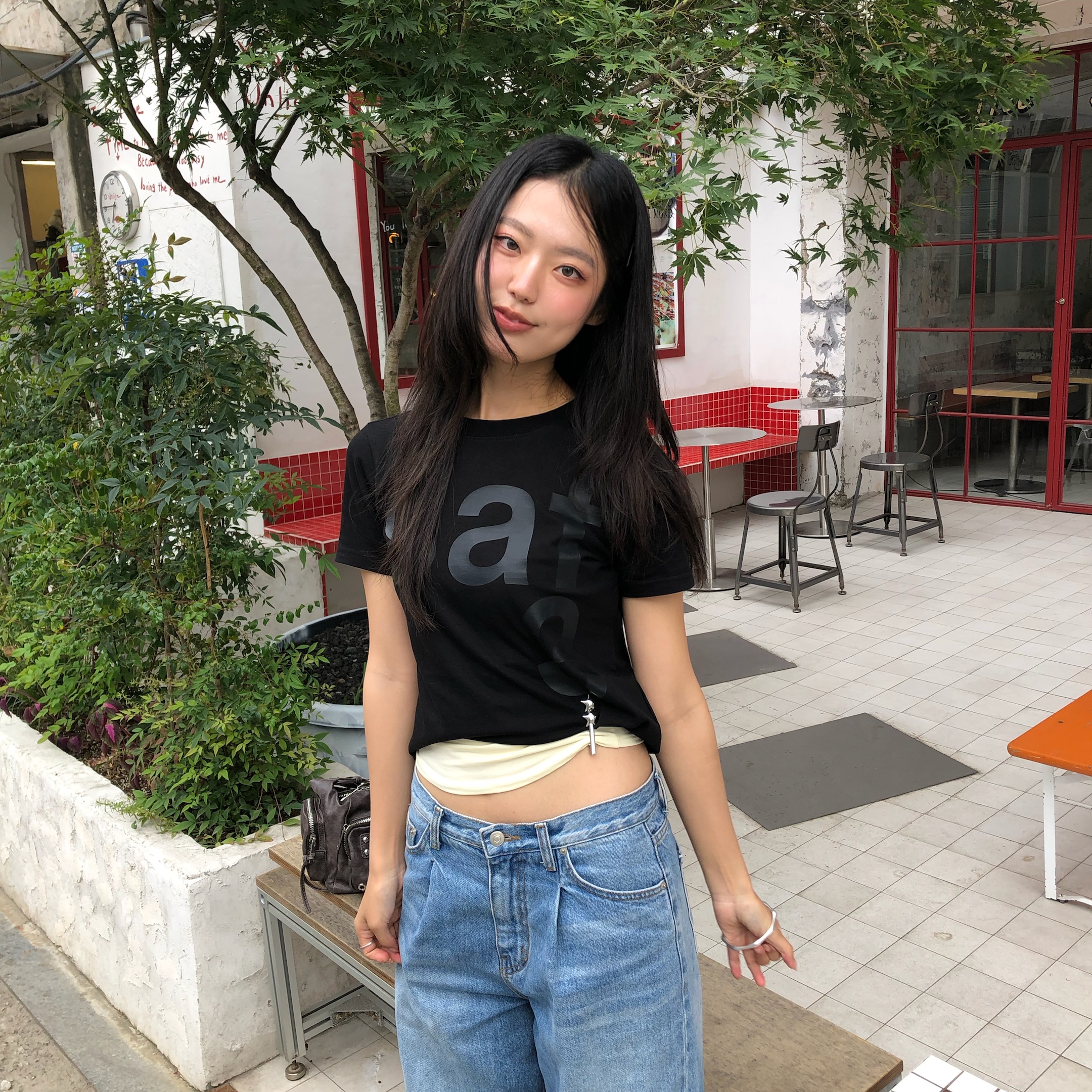 [KREAM 단독] Safarispot 1/2 Basic Safari T-Shirt Black 착용 스타일 - 3