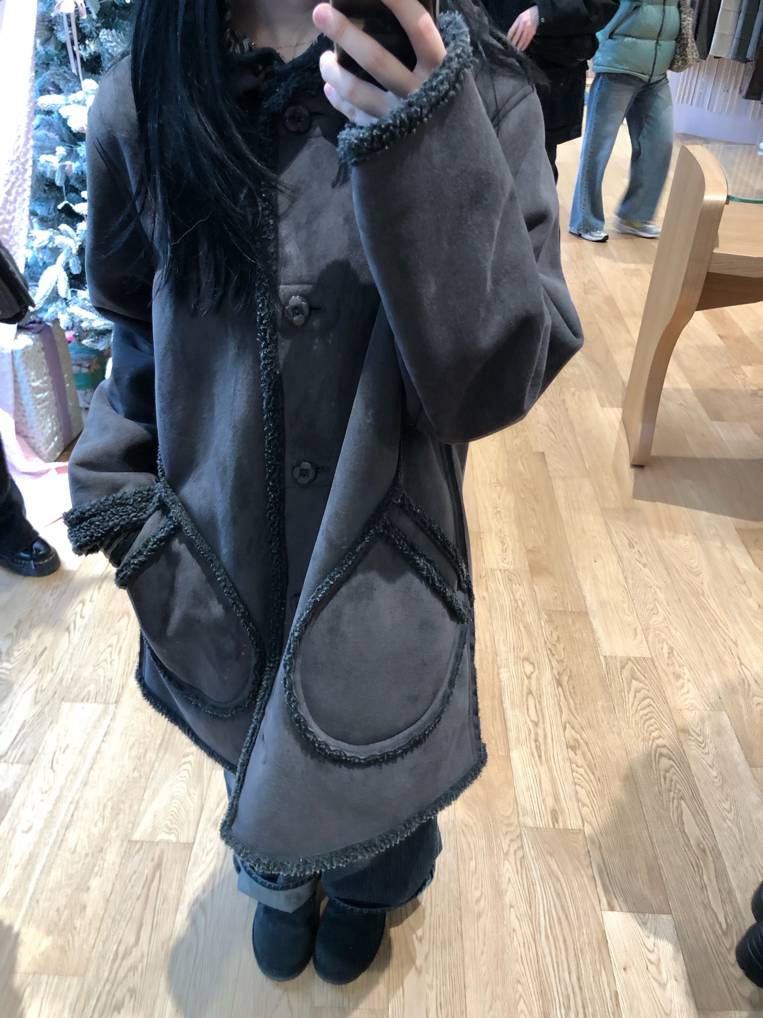 COYSEIO Round Collar Suede Jacket Charcoal 착용 스타일 - 2