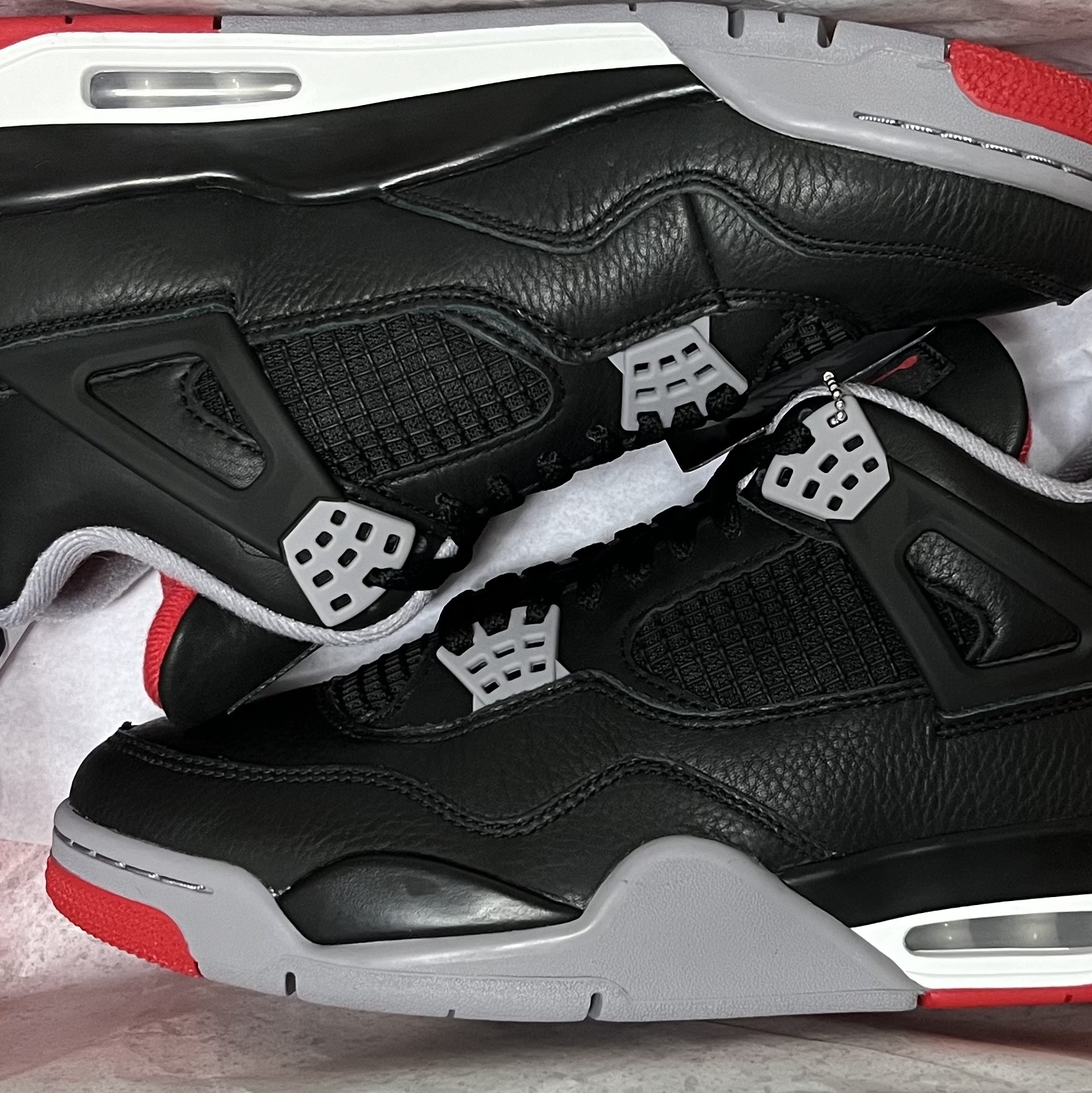 Jordan 4 Retro Bred Reimagined 착용 스타일