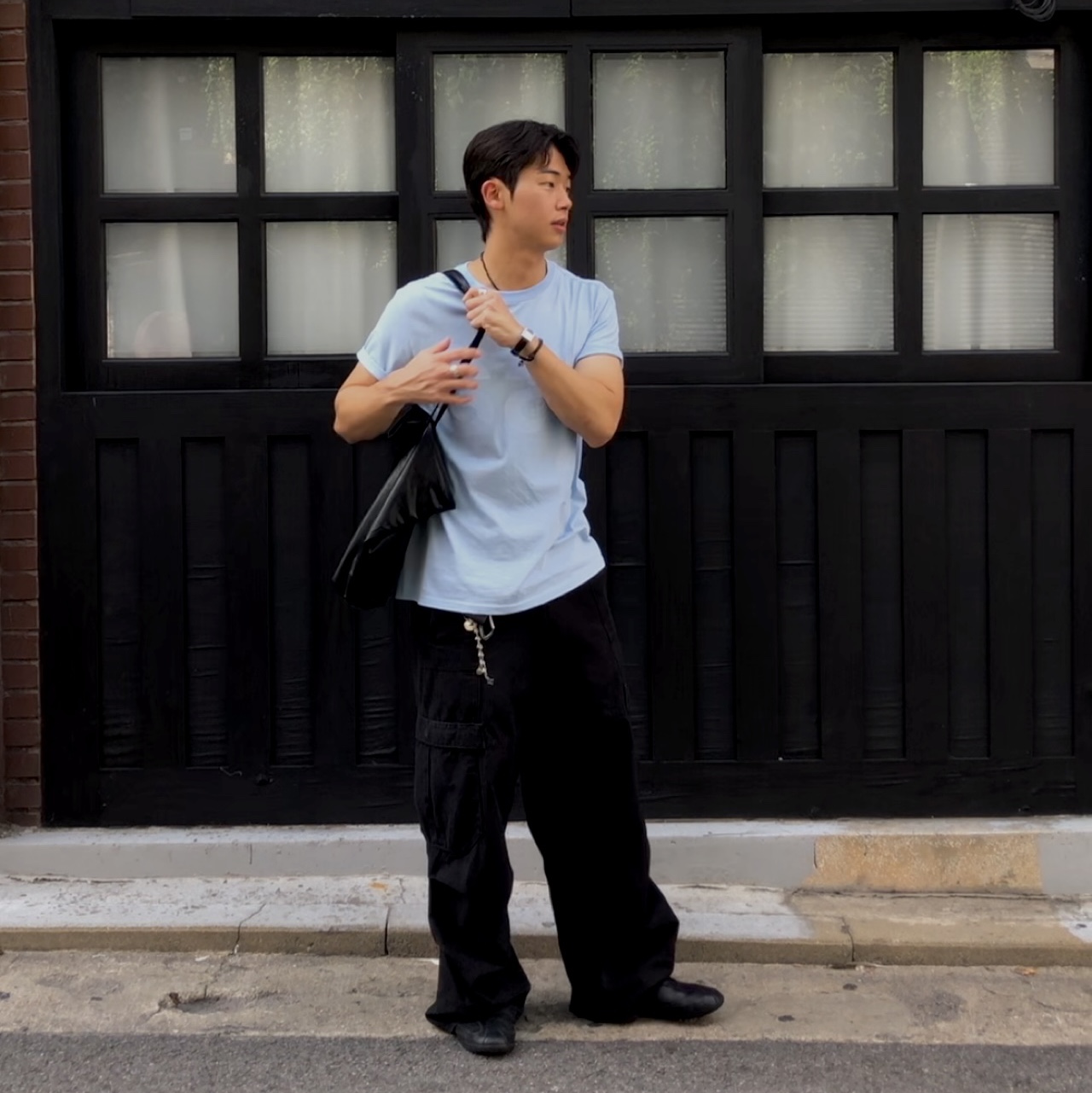 [KREAM 단독] Safarispot Basic Safari T-Shirt Sky 착용 스타일 - 2