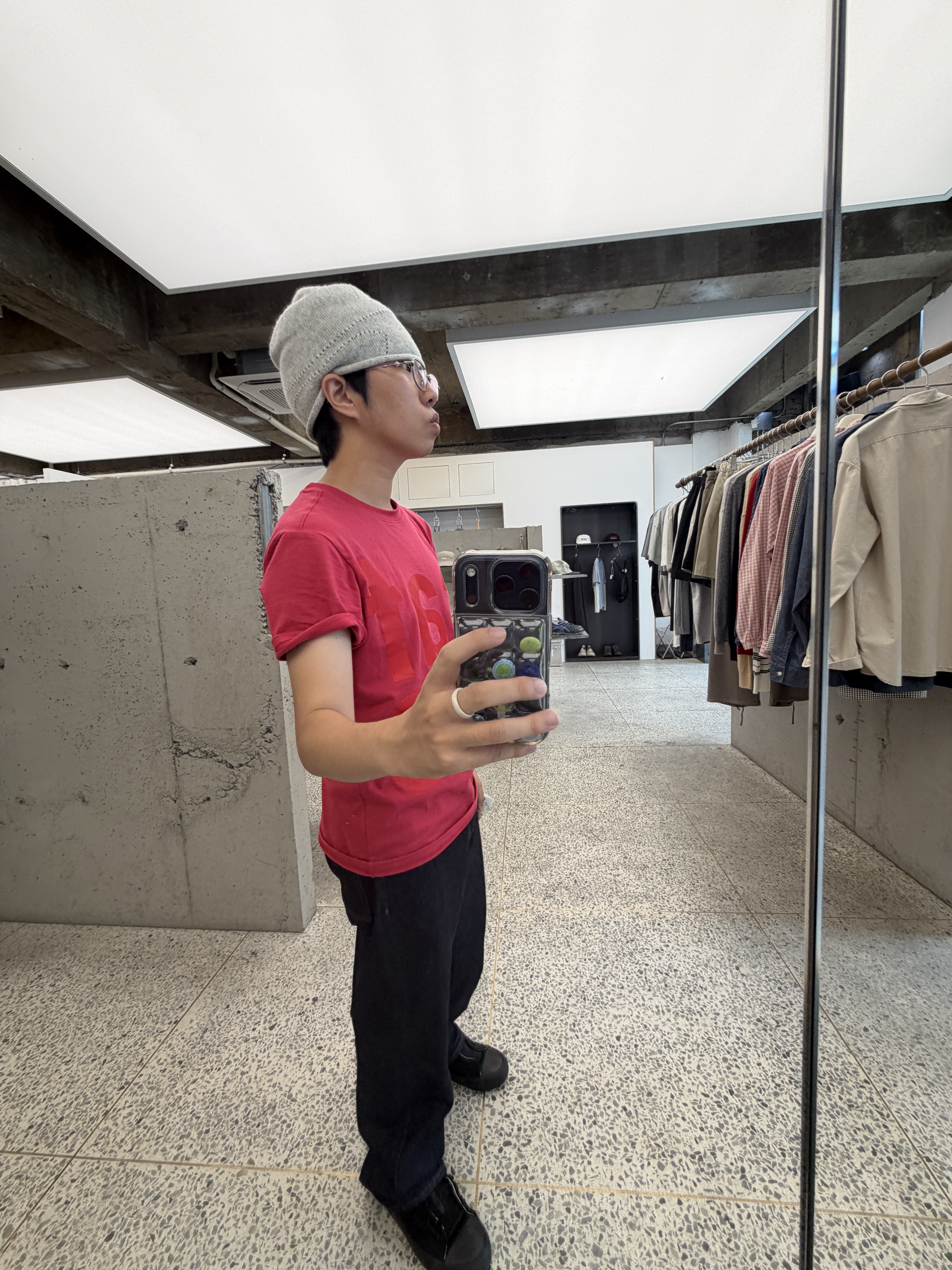 [KREAM 단독] Safarispot Basic Safari T-Shirt Red 착용 스타일 - 3