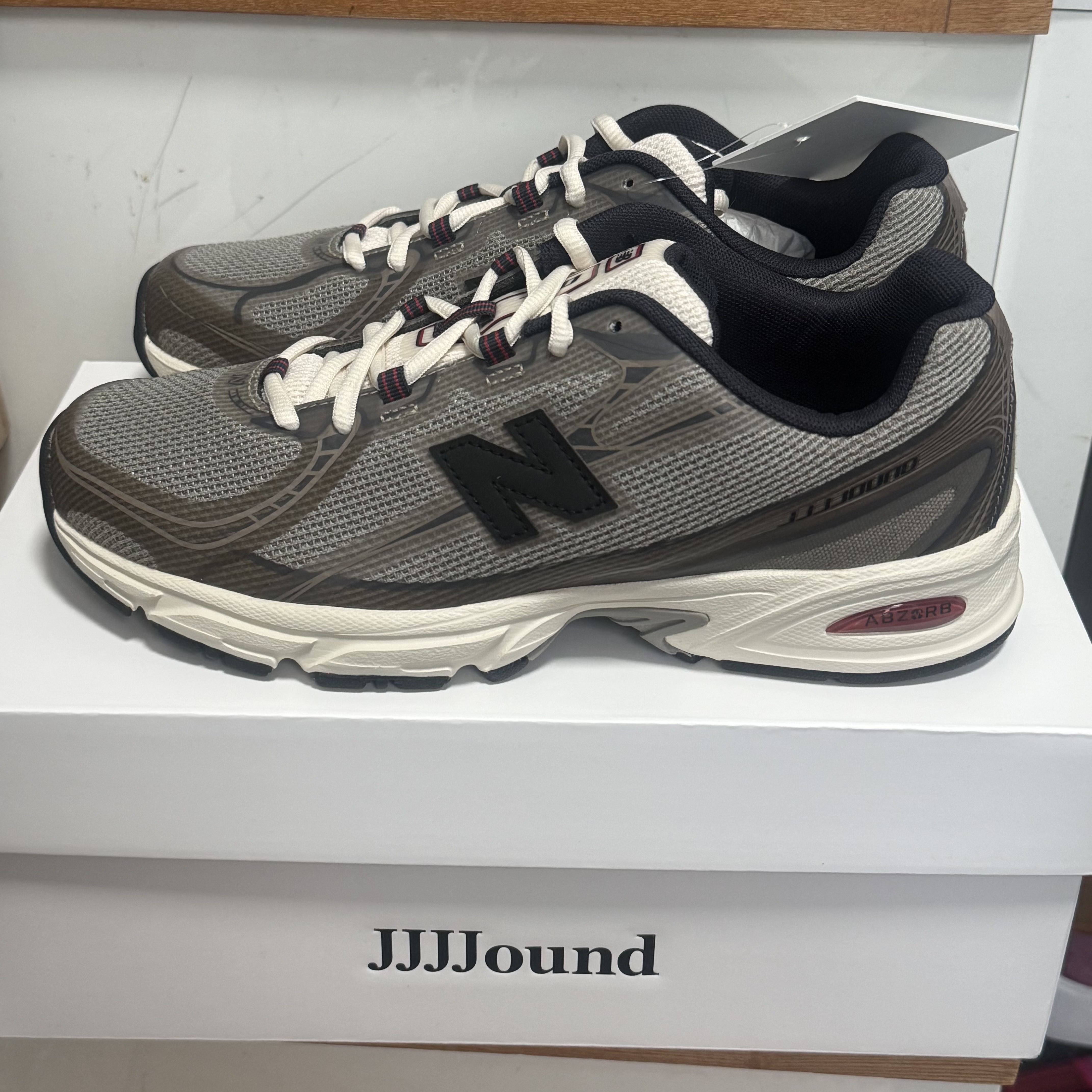 New Balance x JJJJound 740 Paper White Stoneware 착용 스타일
