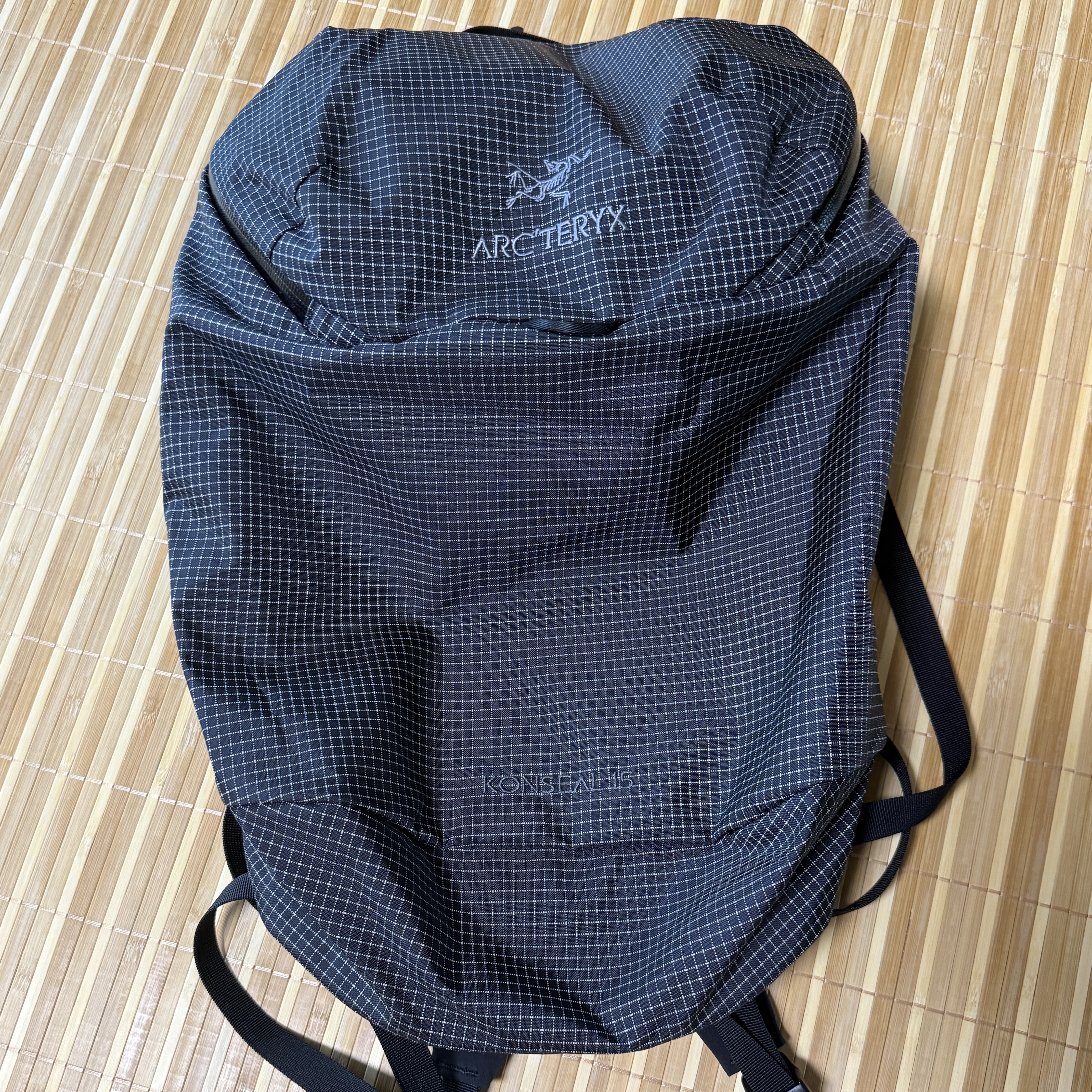 Arc'teryx Konseal 15 Backpack Black 착용 스타일