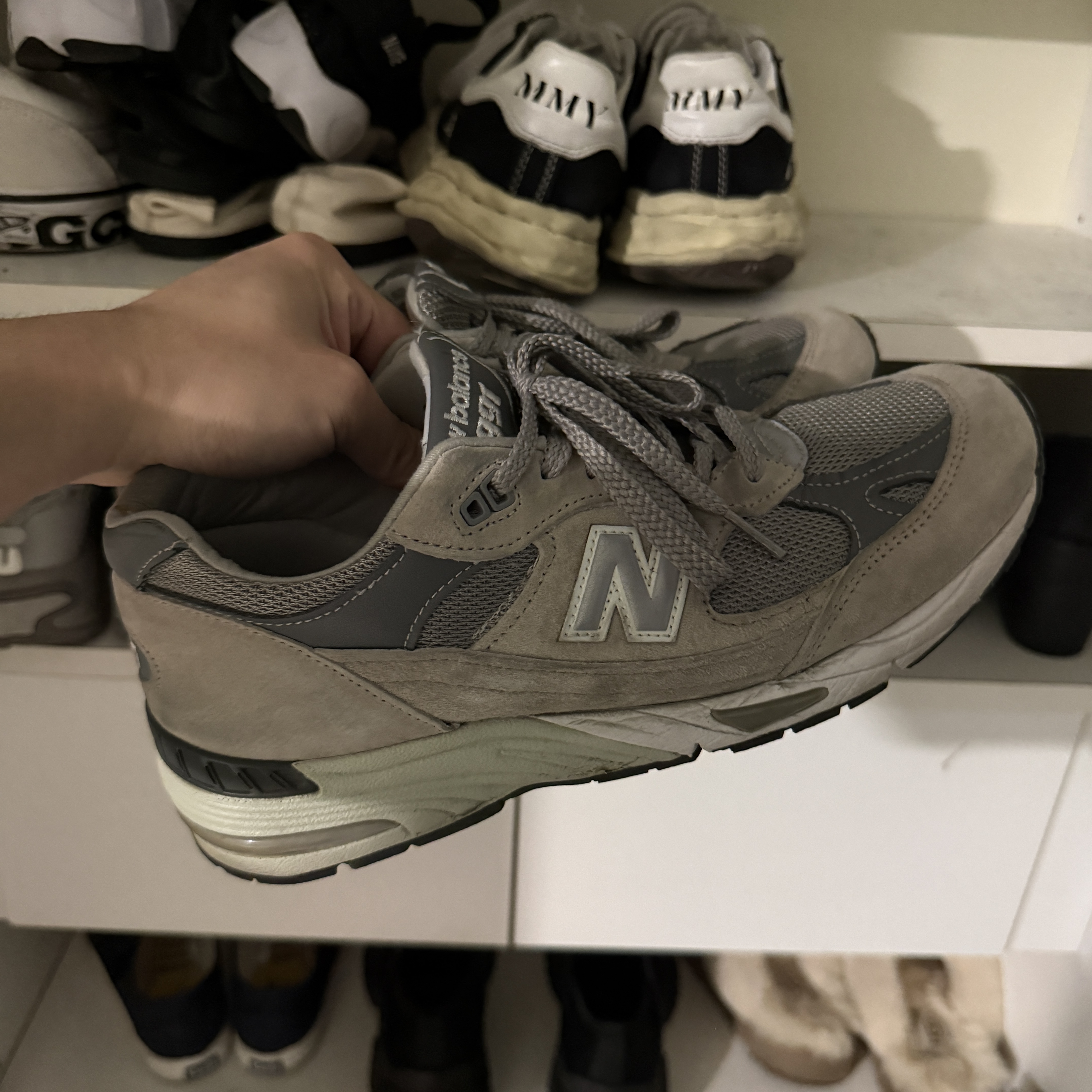 New Balance 991v2 Made in UK Rock Ridge Alloy Silver 착용 스타일