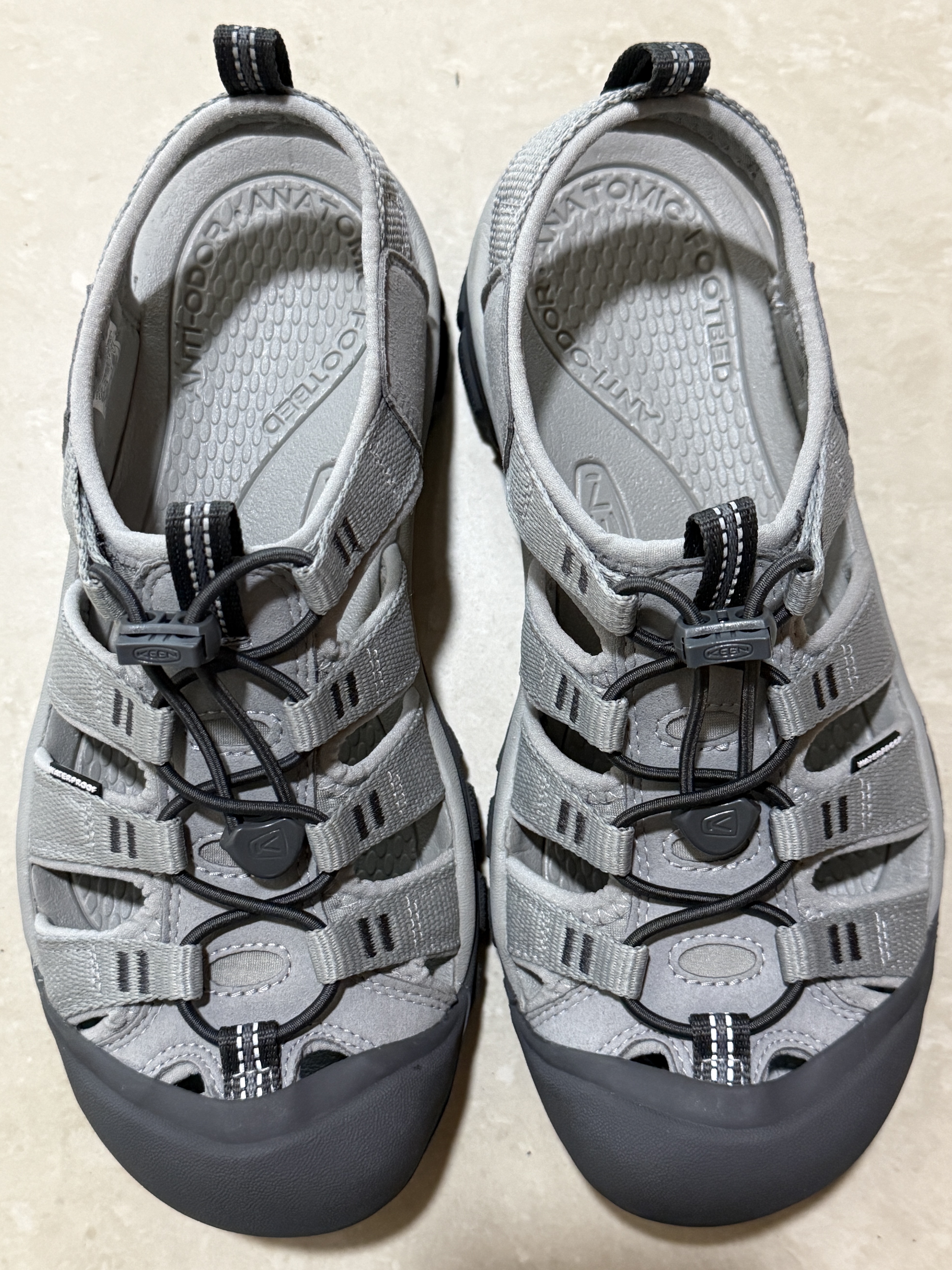 (W) Keen Newport H2 Grey Smoke Blue 착용 스타일