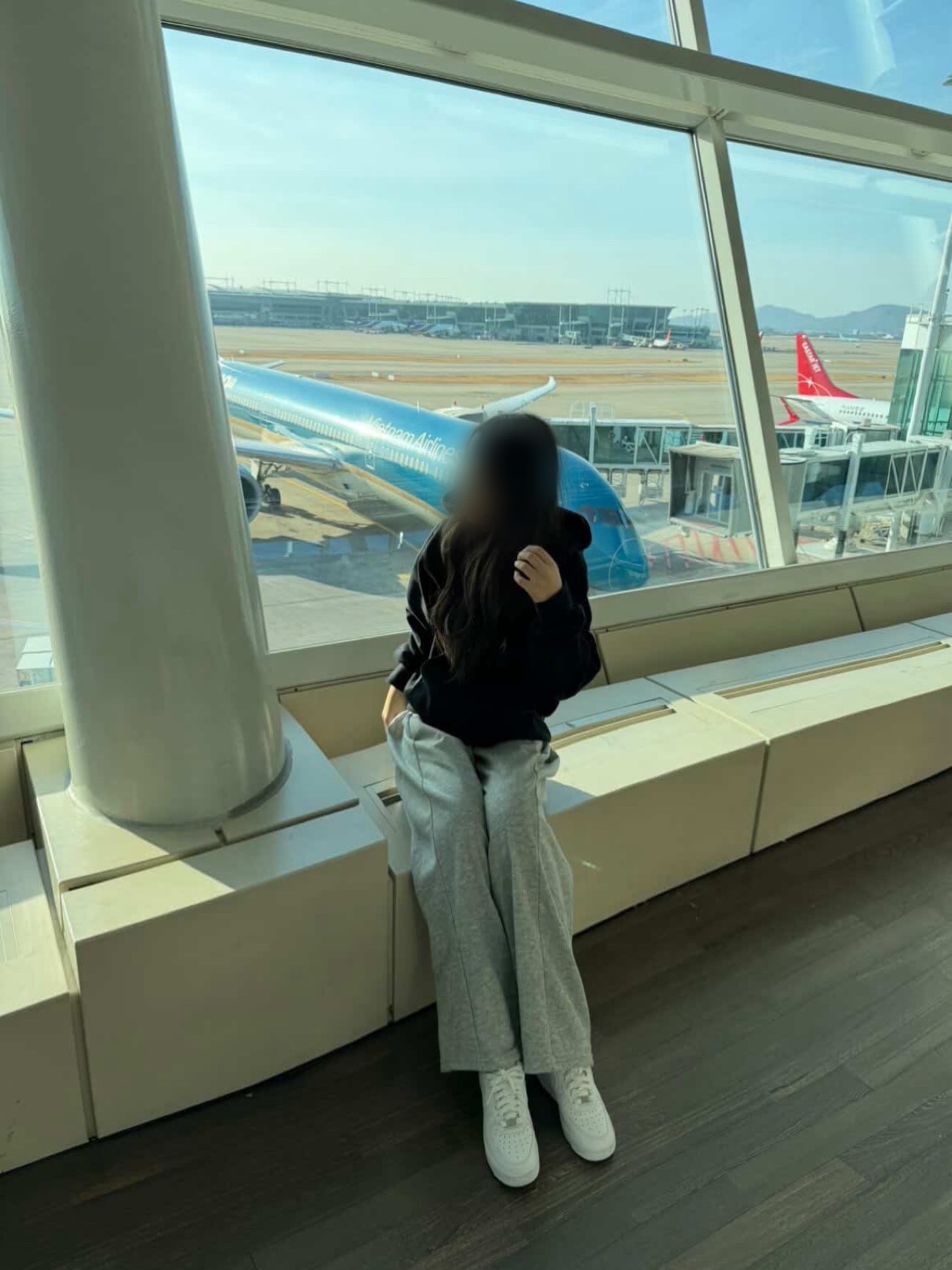 (W) Nike Air Force 1 '07 Low White, Nike NSW Swoosh Open Hem Fleece Pants Dark Grey Heather - Asia 착용 스타일