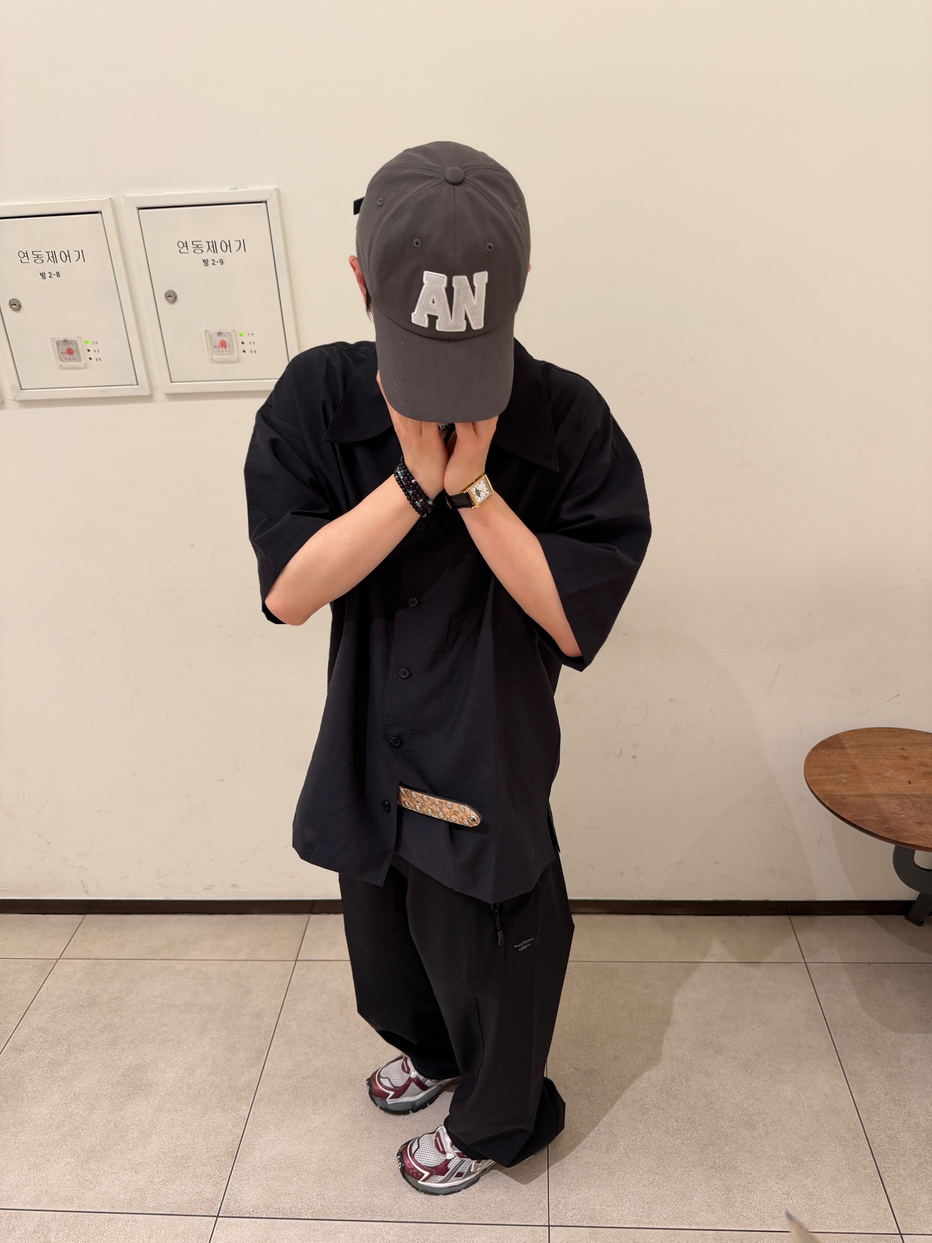 Timex x Noah Sun and Moon Watch Black Gold, Stussy 8 Ball Studded Belt Raw Cowhide Hair 착용 스타일 - 1