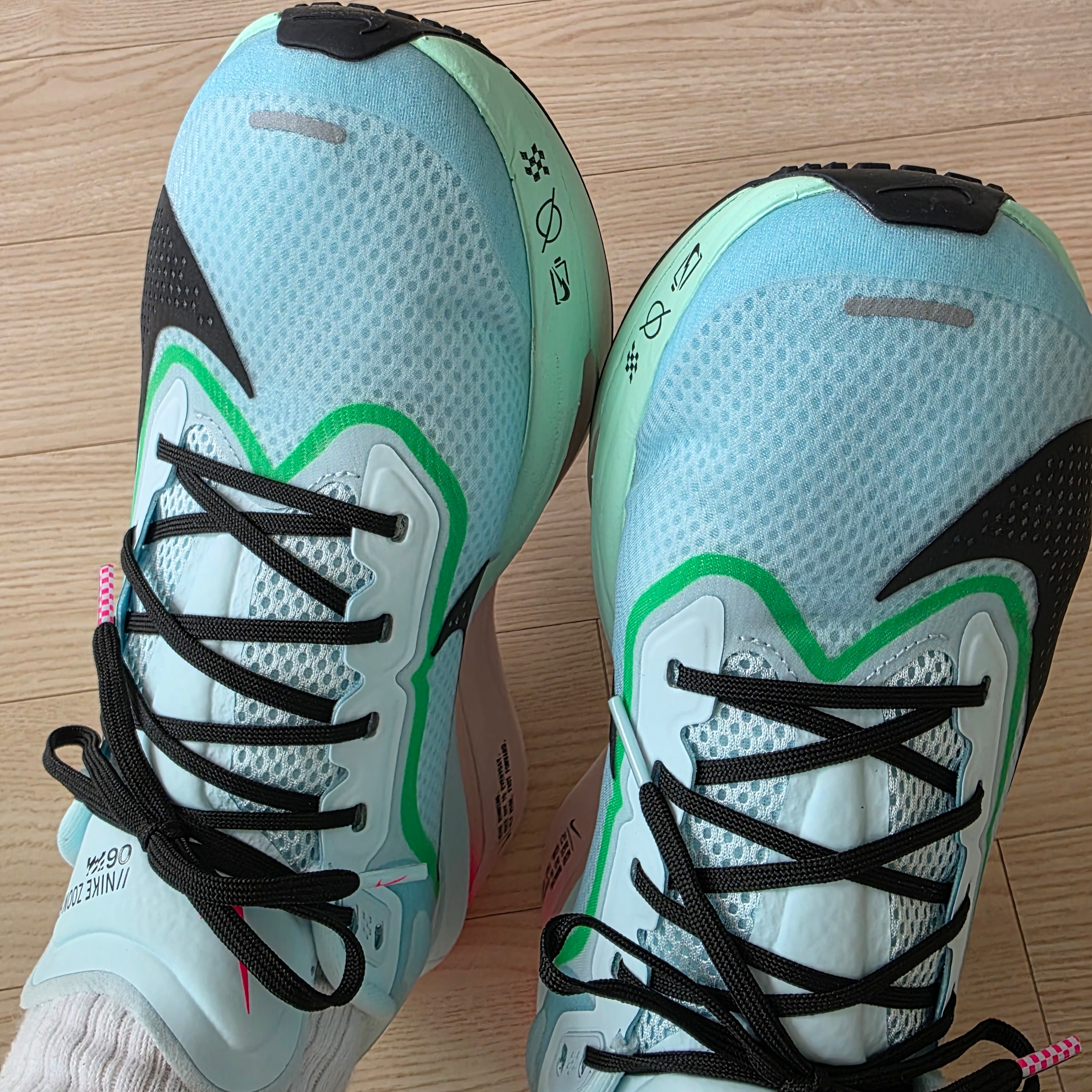 Nike Zoom Fly 6 Glacier Ice Hyper Pink 착용 스타일