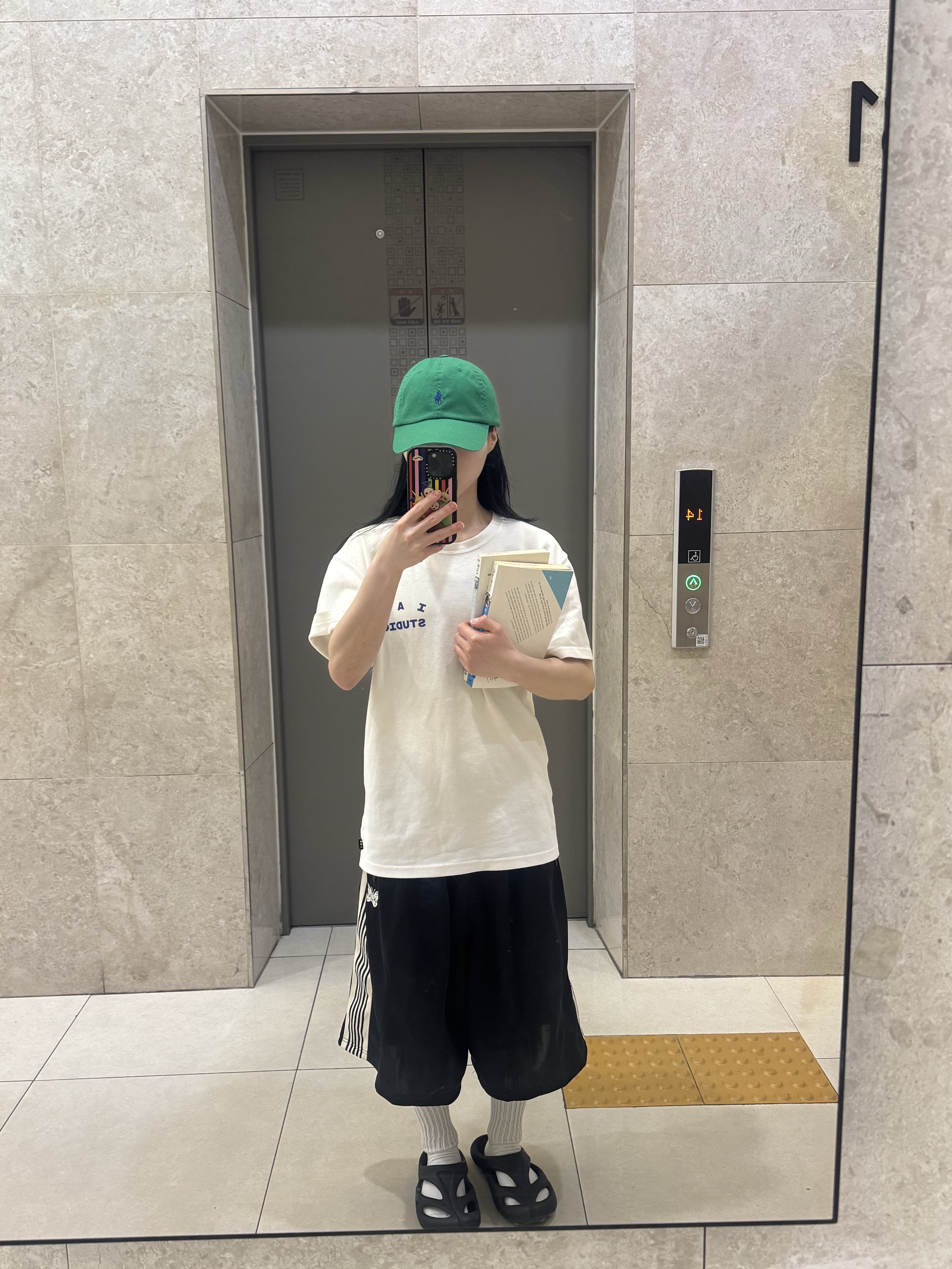IAB Studio 10th Anniversary T-Shirts Pack White & Black (2 Pack), Needles x LHP H.D. Track Pants Shorts Poly Smooth Black White 착용 스타일 - 1
