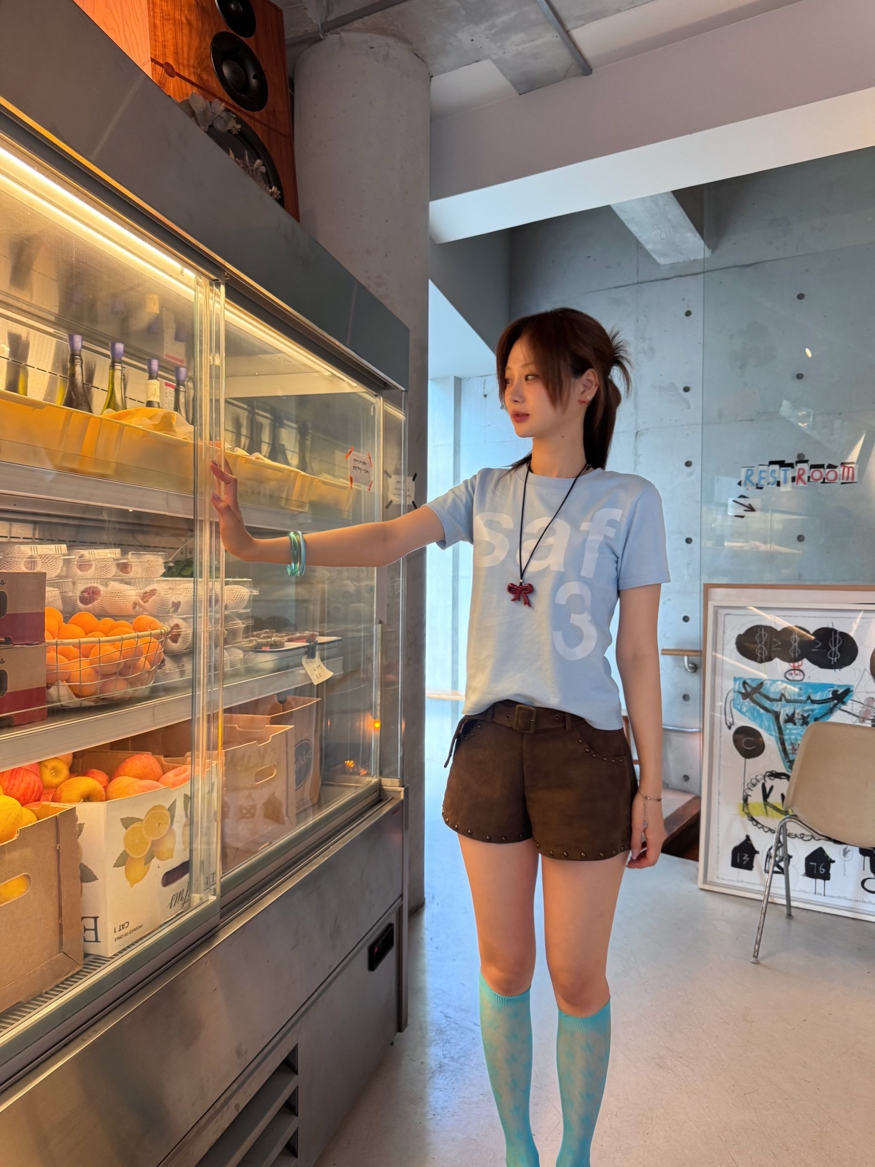 [KREAM 단독] Safarispot 1/2 Basic Safari T-Shirt Sky 착용 스타일 - 9