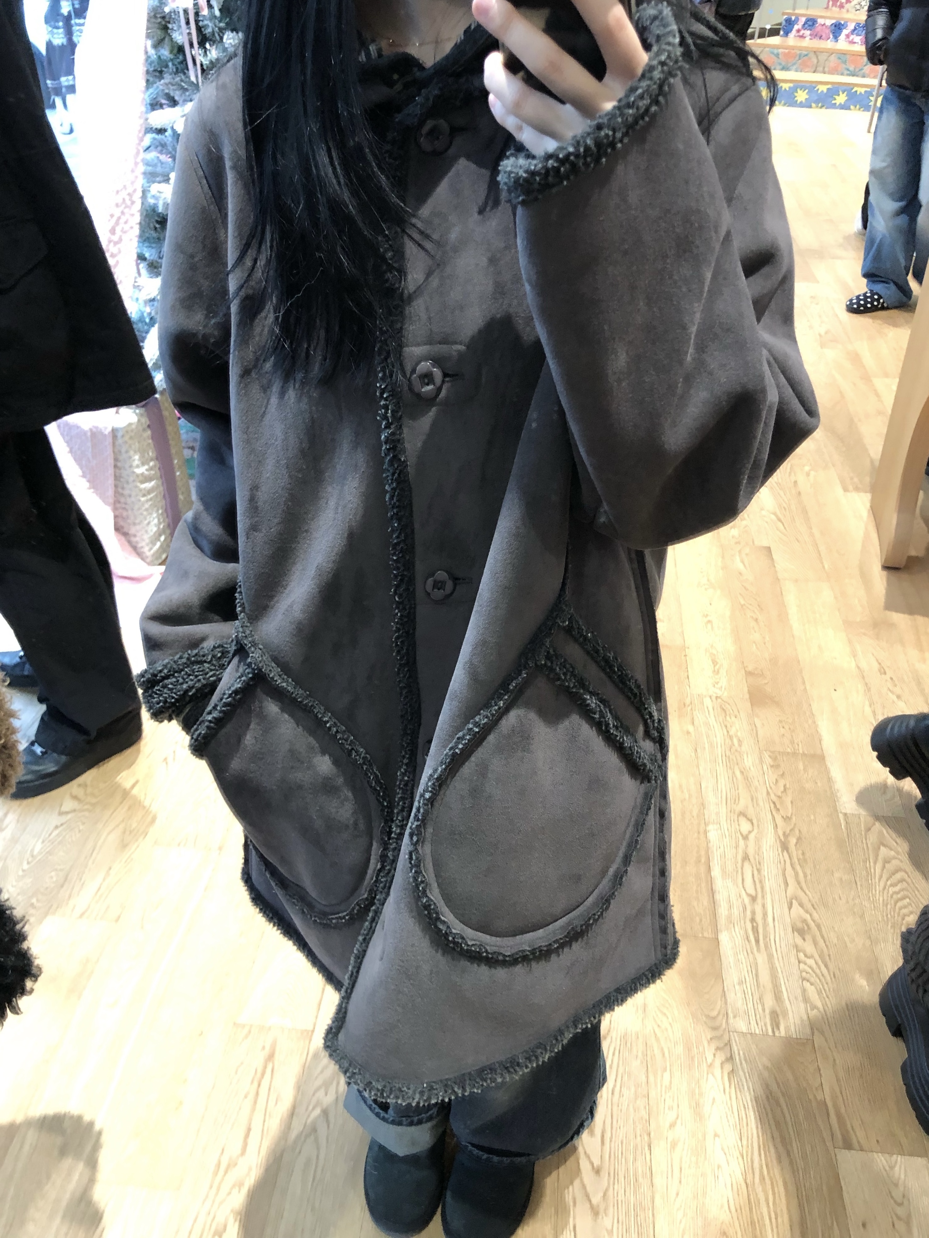COYSEIO Round Collar Suede Jacket Charcoal 착용 스타일 - 1