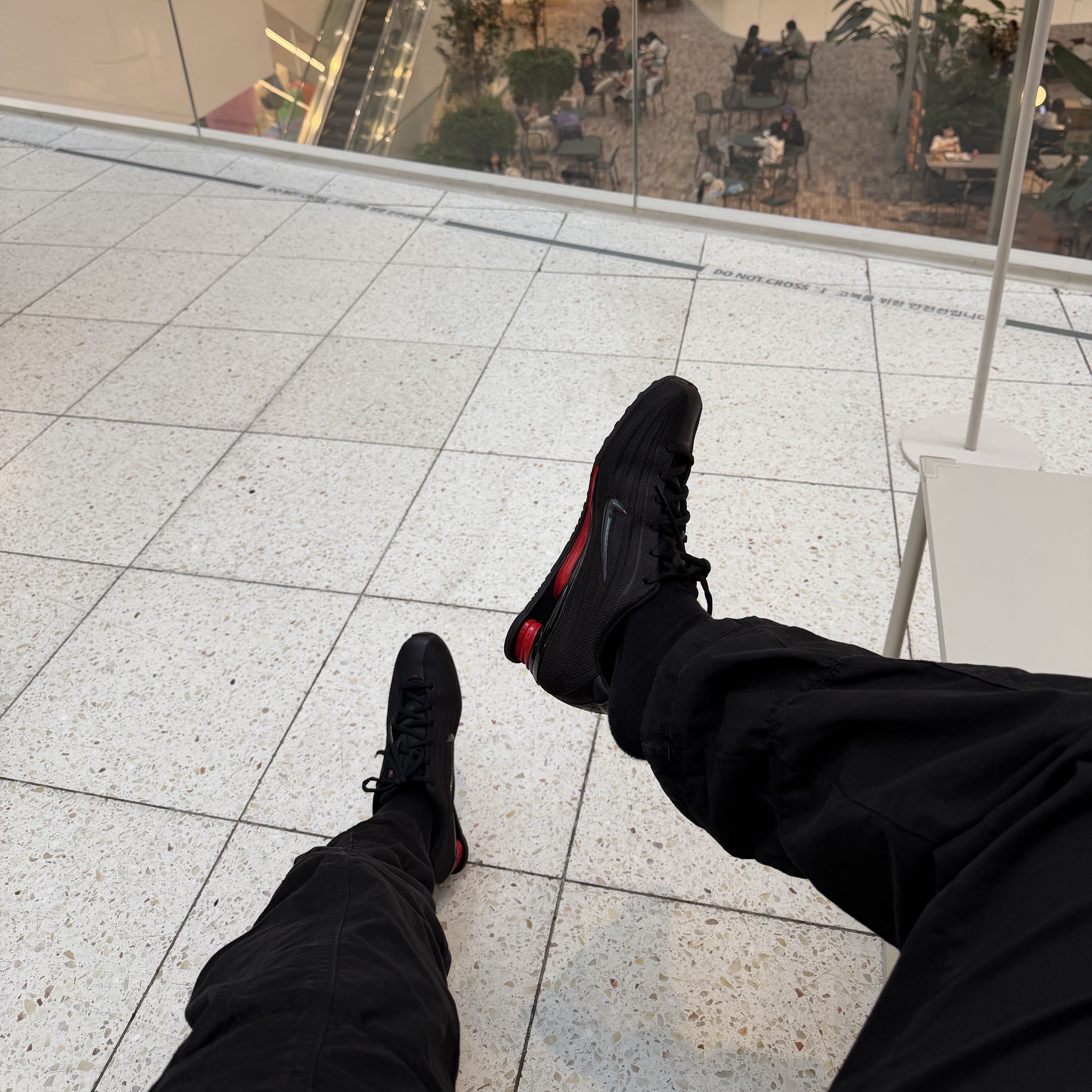 (W) Nike Shox Z Black University Red 착용 스타일