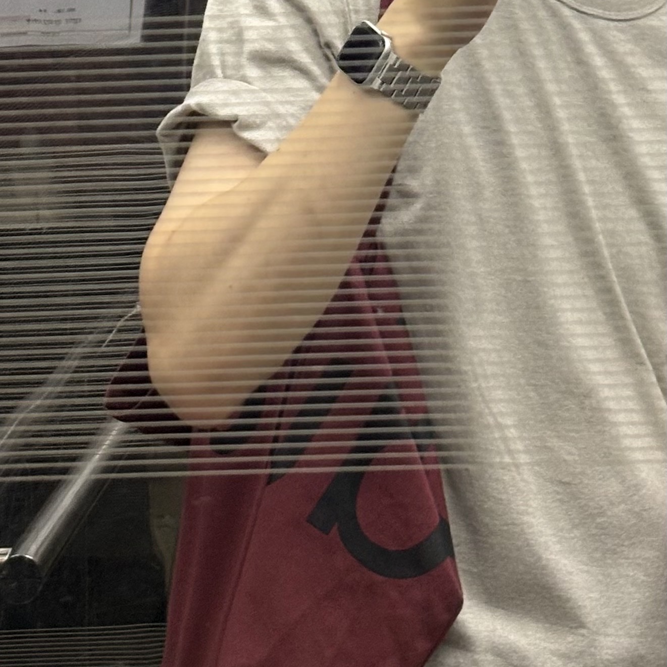 Hellodude Big Tote Bag Burgundy 착용 스타일 - 2