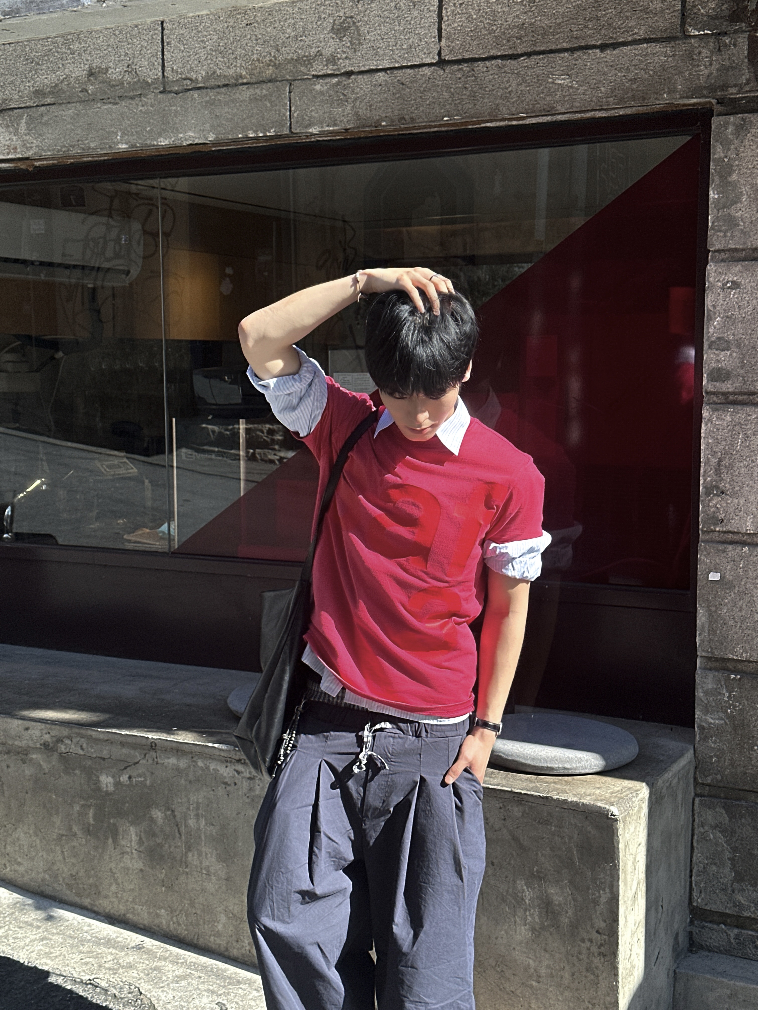 [KREAM 단독] Safarispot Basic Safari T-Shirt Red 착용 스타일 - 3