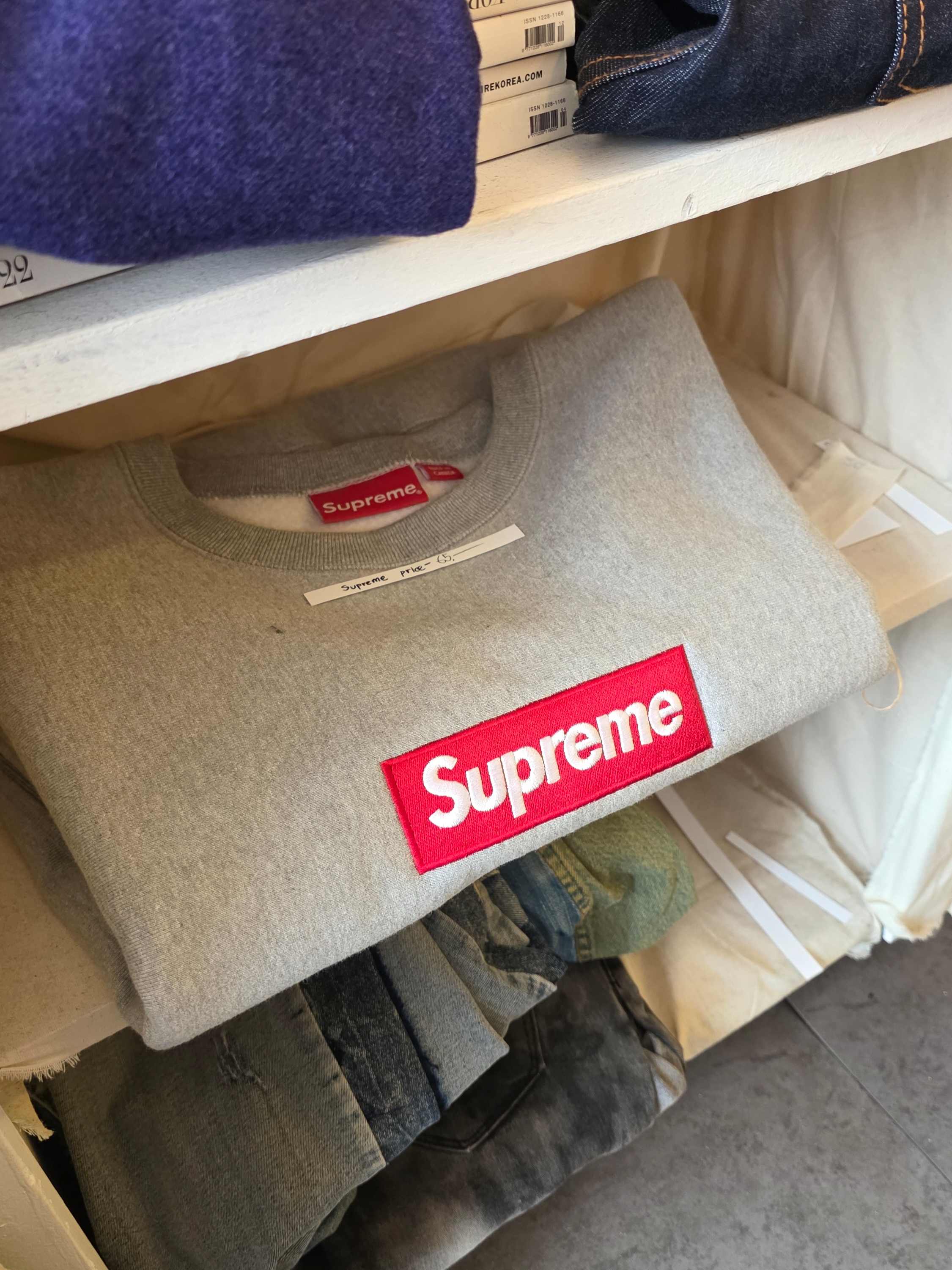 Supreme Box Logo Crewneck Ash Grey - 18FW 착용 스타일 - 3