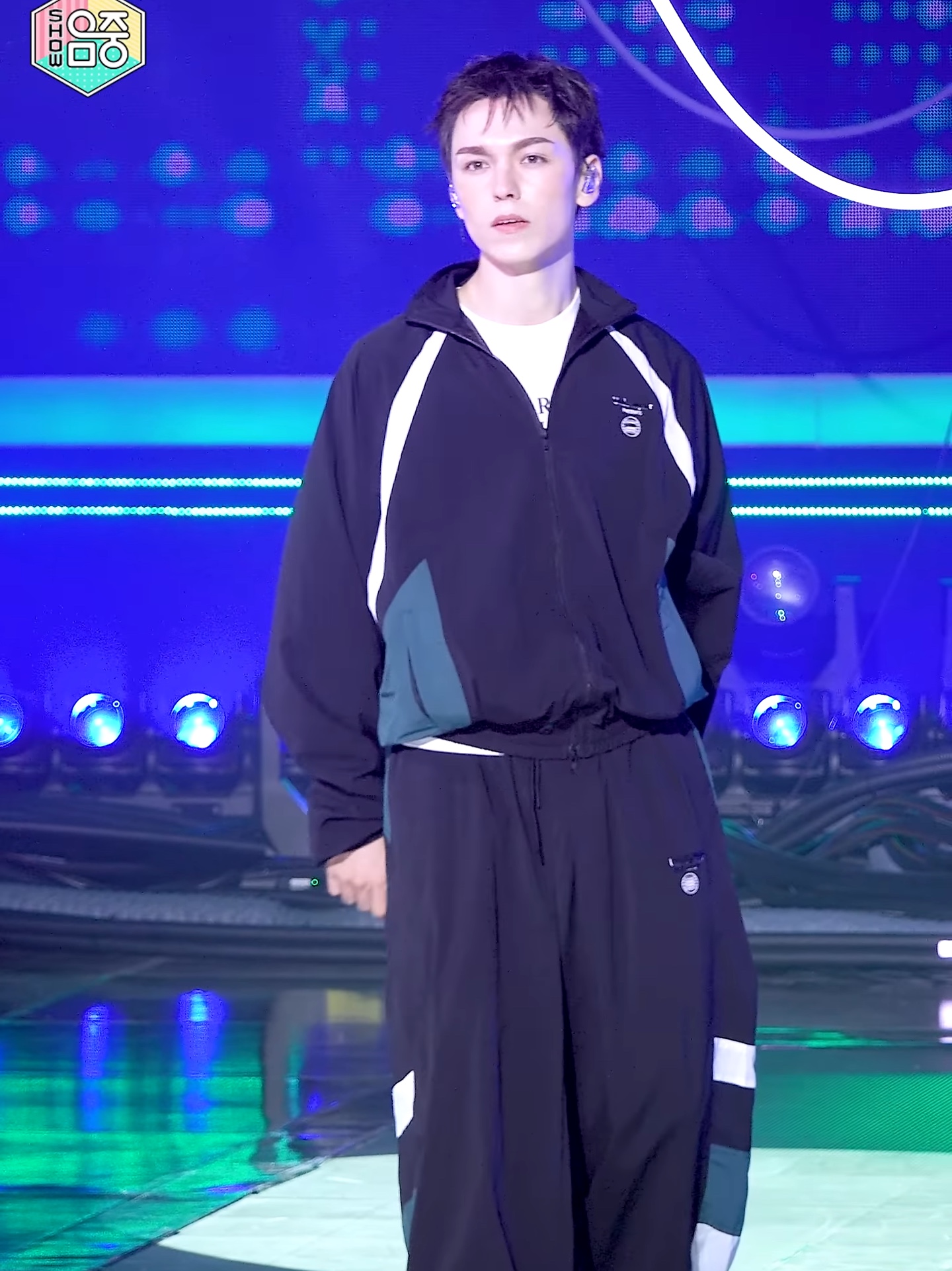 Undermycar MU.133 Combi Color Block Track Jacket Black, Undermycar MU.134 Combi Color Block Track Pants Black 착용 스타일 - 3