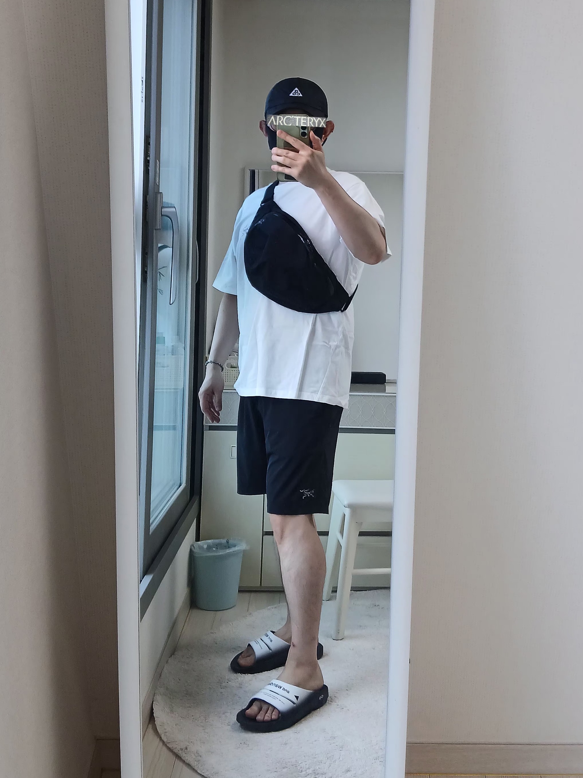 Nike ACG Trail Cap Black, Oofos x And Wander Ooahh Slide 착용 스타일 - 9