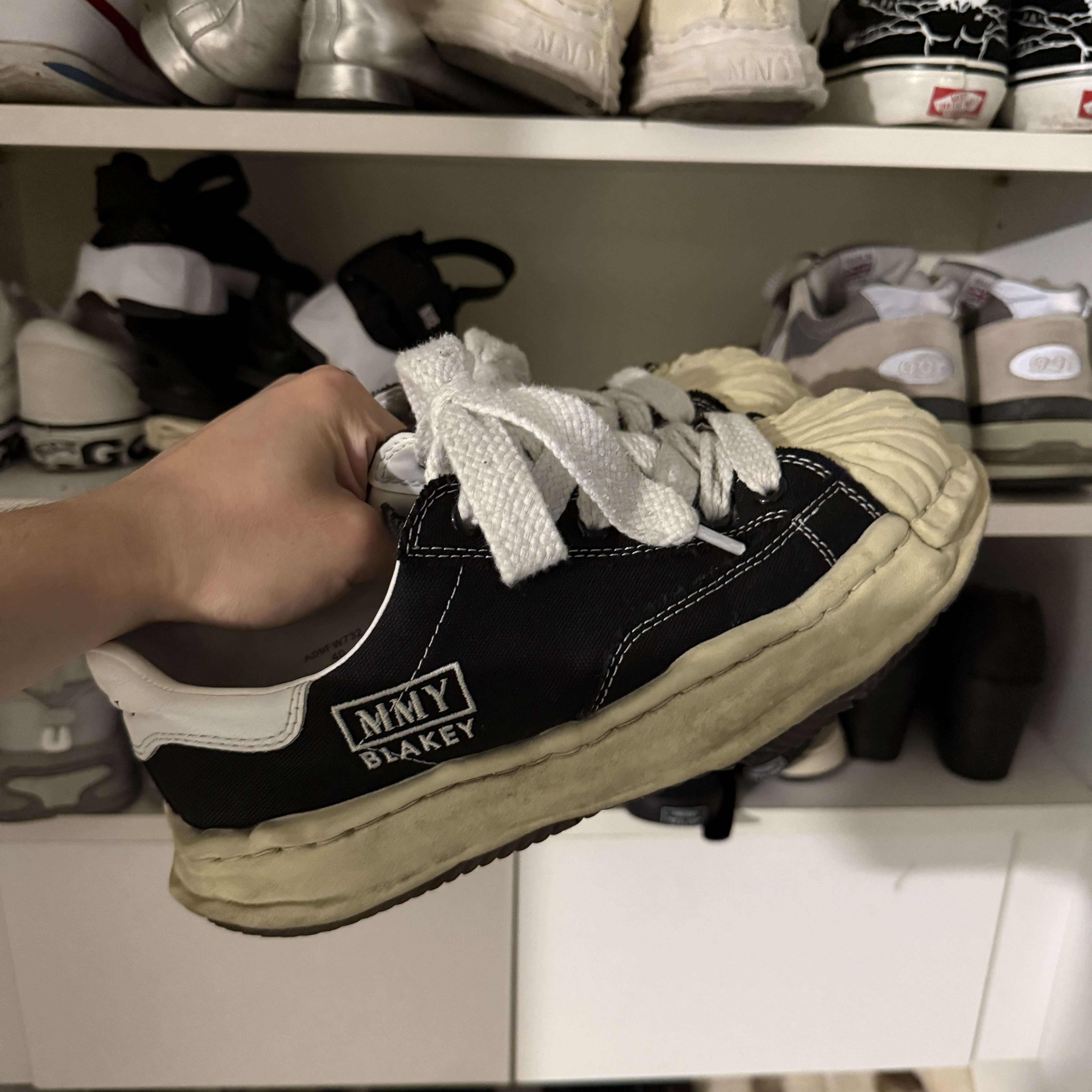 Maison Mihara Yasuhiro Peterson VL OG Sole Canvas Low-top Sneakers Black 착용 스타일