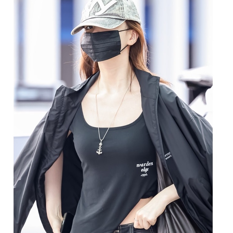 Undermycar Mu.24 Anti Fxxking Logo Play Crop Zip-up Jacket Black 착용 스타일 - 1