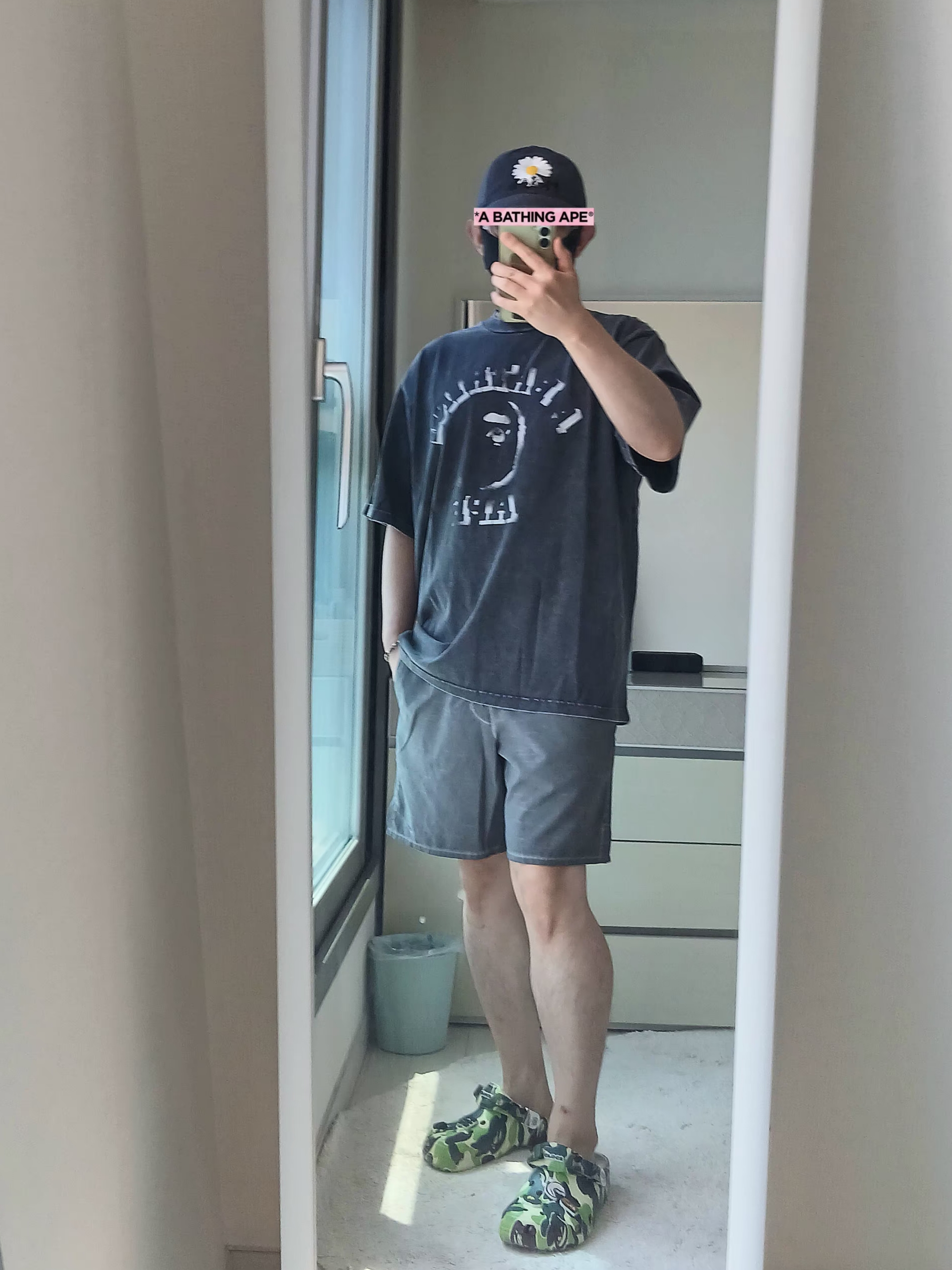 Peaceminusone x Toy Story The First Fan Cap 01 Dark Grey, Nike N.A.C. Unlimited 7 Inch Training Shorts Smoke Grey (IF2814-084) 착용 스타일 - 2