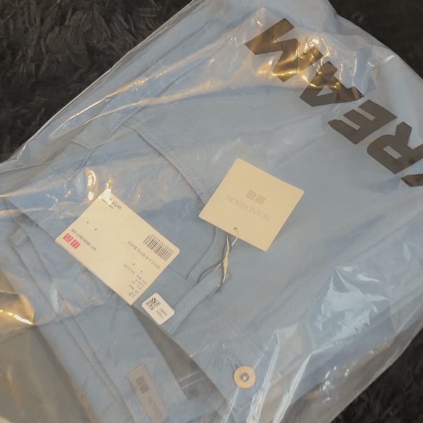 Uniqlo x JW Anderson Wide Straight Color Jeans Blue, Uniqlo x F.Risso Dry Pique Slim Fit Striped Polo Shirt Blue 착용 스타일 - 3