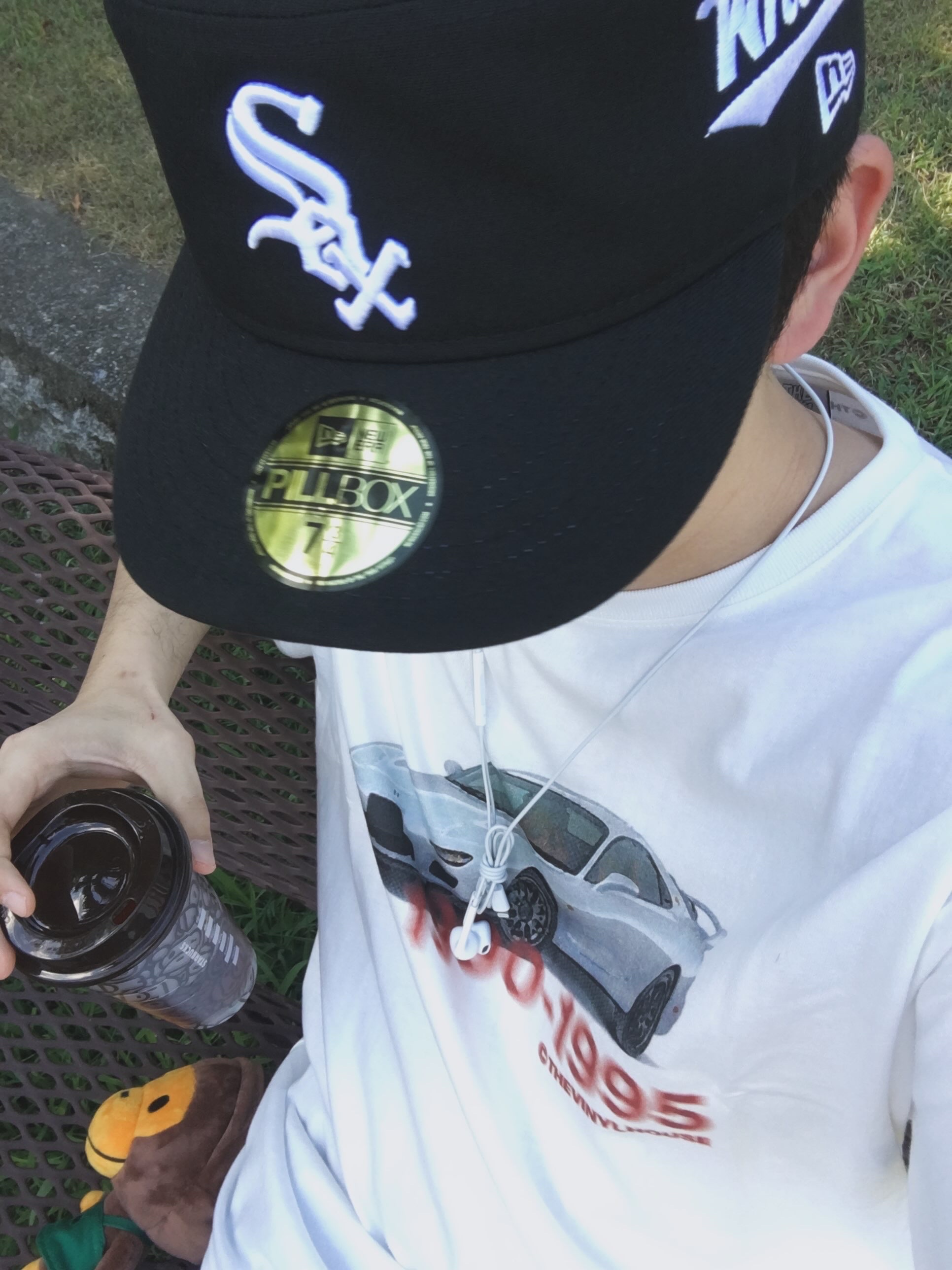 Thevinylhouse Old Car T-Shirt White 착용 스타일 - 4