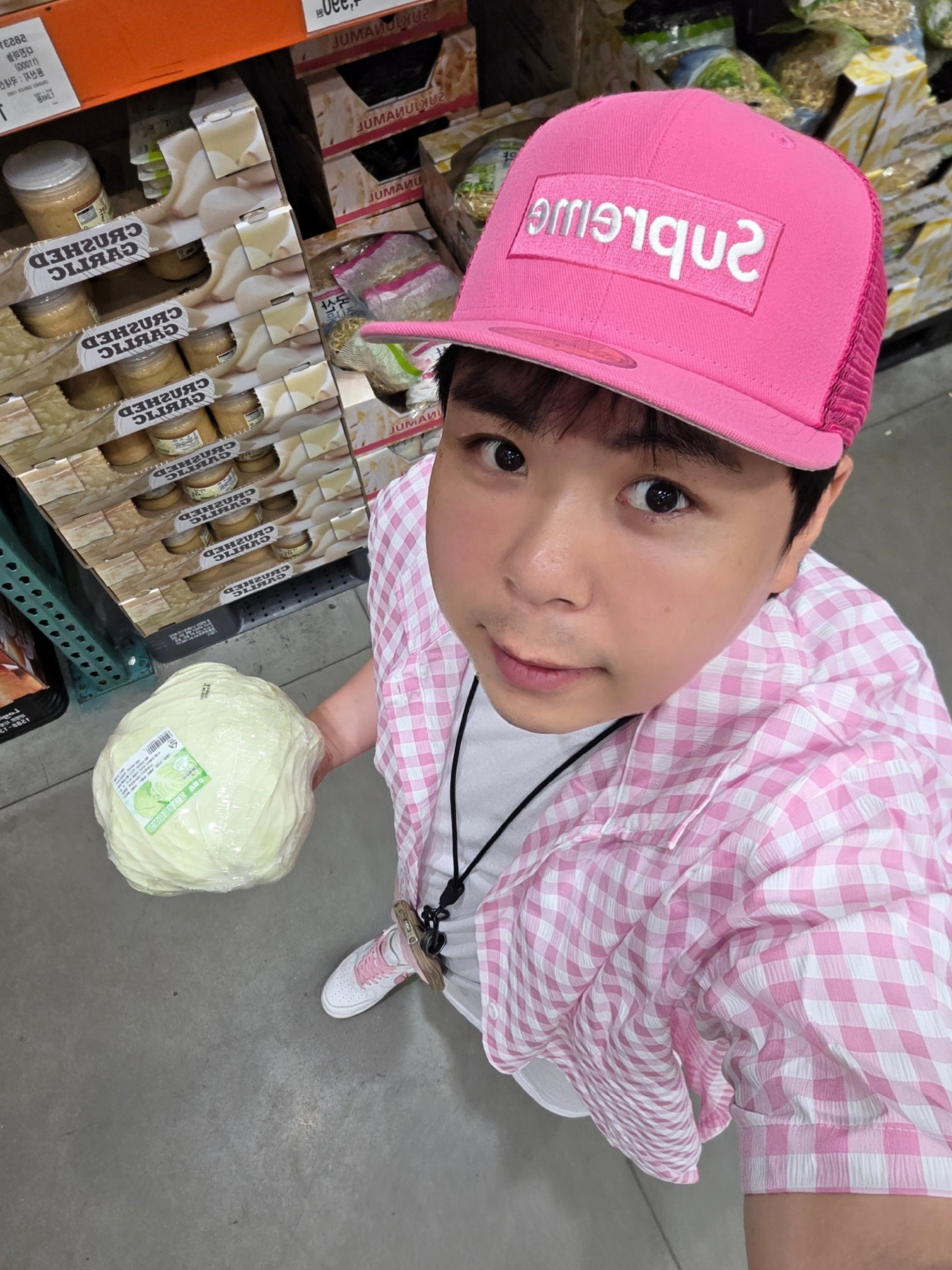 Supreme Box Logo Mesh Back New Era Pink - 22SS, Nike Air Force 1 Low Retro Color of the Month White Pink 착용 스타일 - 1
