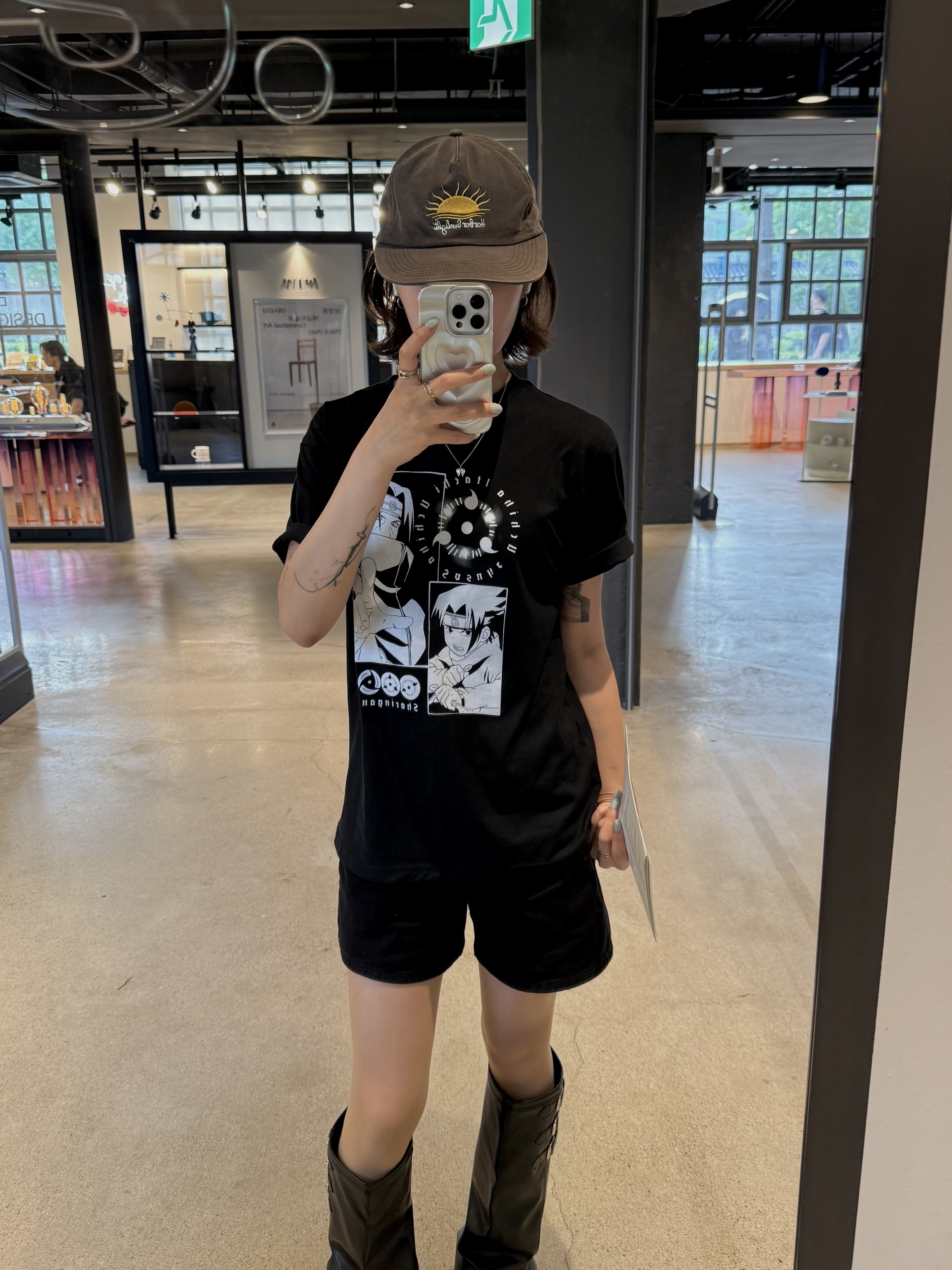 Spao x Naruto Short Sleeve T-Shirt Black 착용 스타일