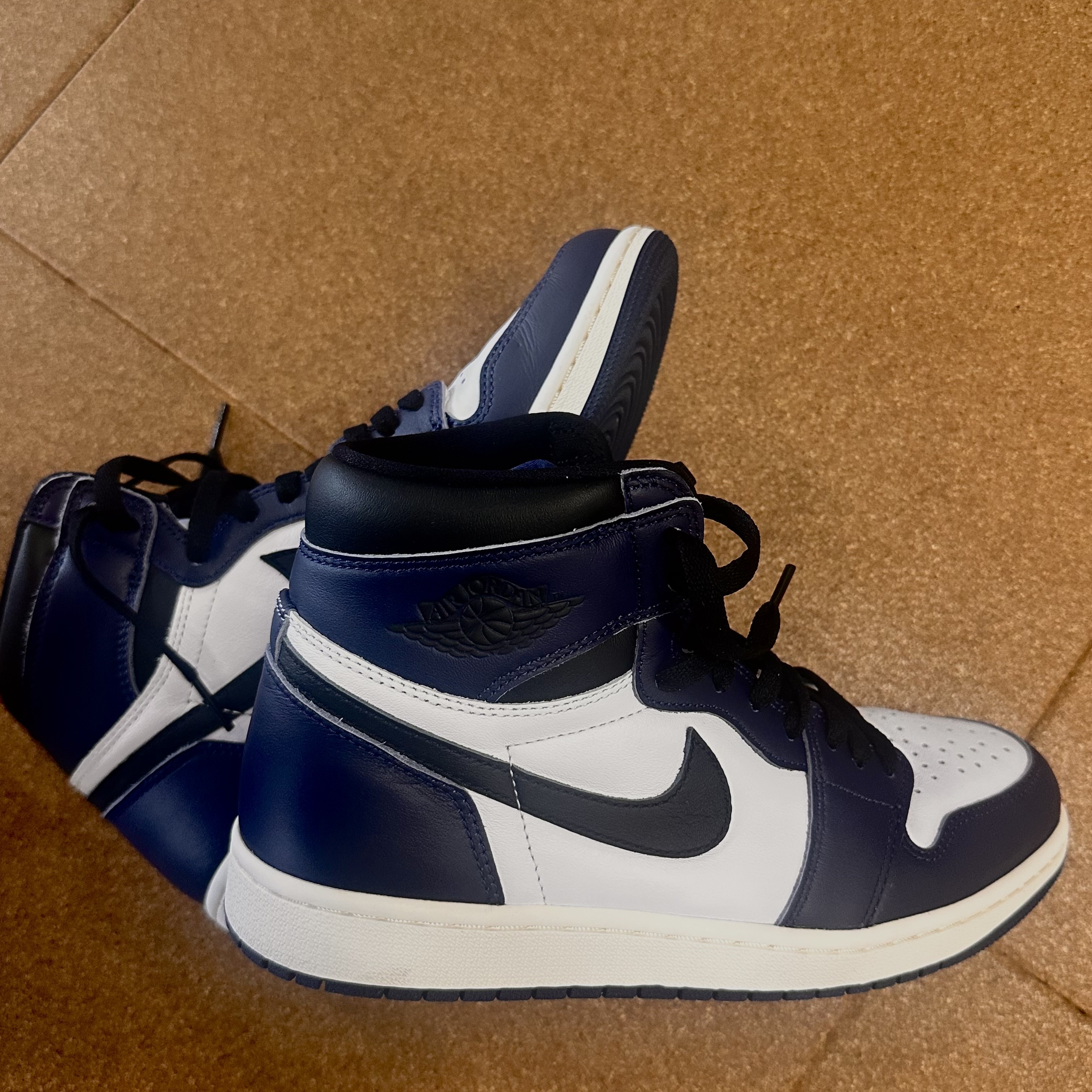 Jordan 1 Retro High OG Midnight Navy 착용 스타일 - 4