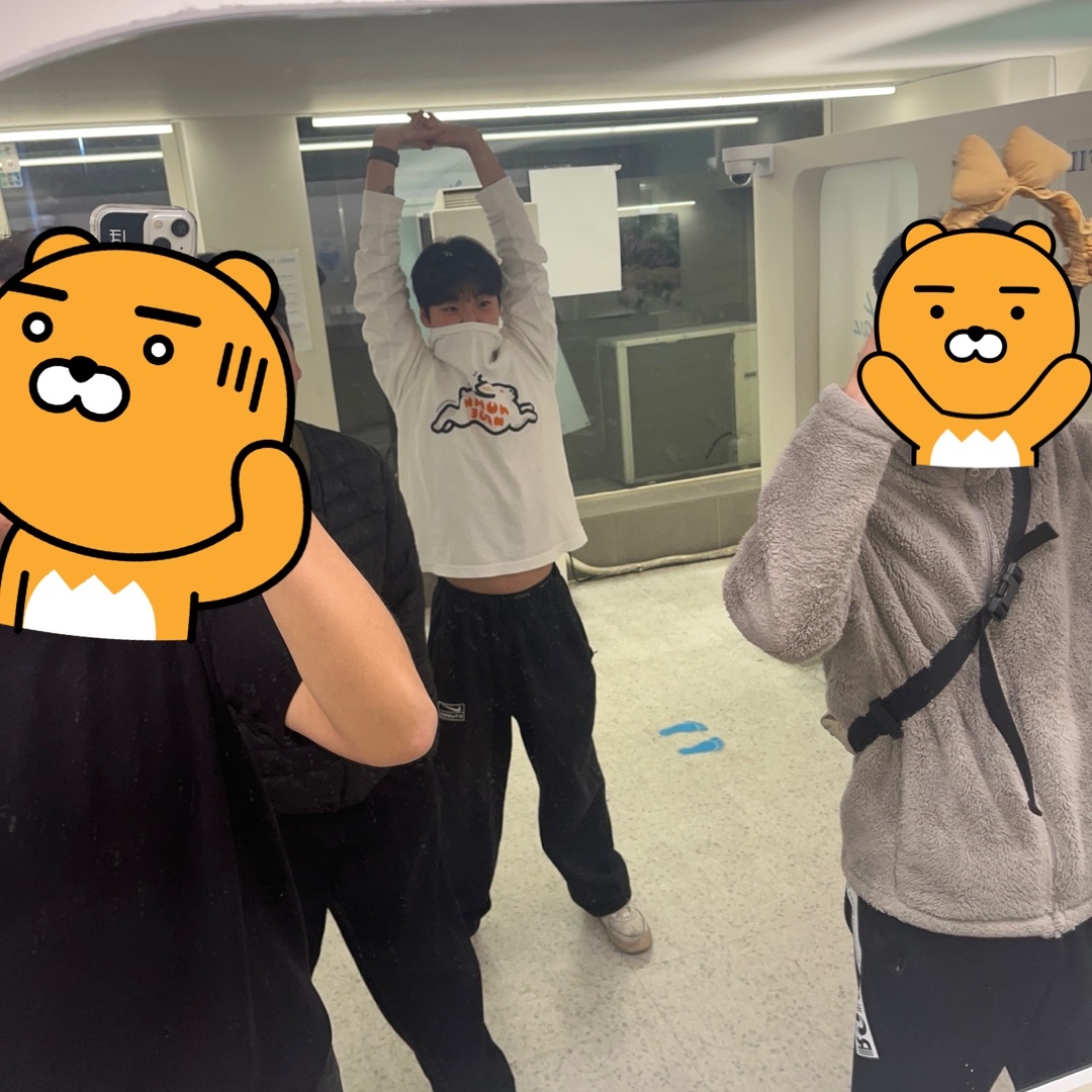 Human Made Rabbit L/S T-Shirt White, Nike x Stussy Washed Fleece Pants Black (FN5235-010) 착용 스타일