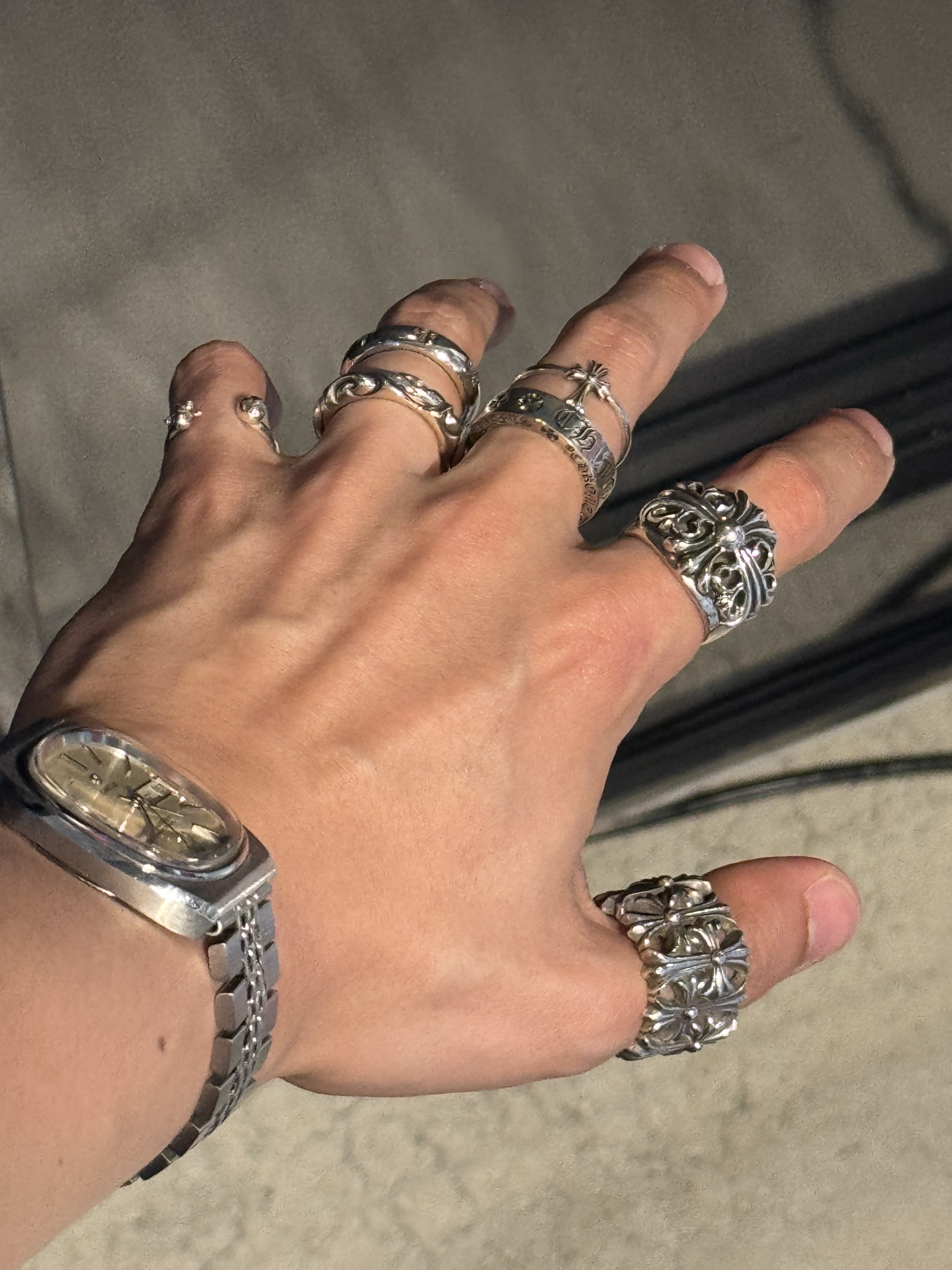 Chrome Hearts Spacer Forever Ring 6mm Silver, Chrome Hearts Baby Classic Floral Cross Ring Silver 착용 스타일 - 3