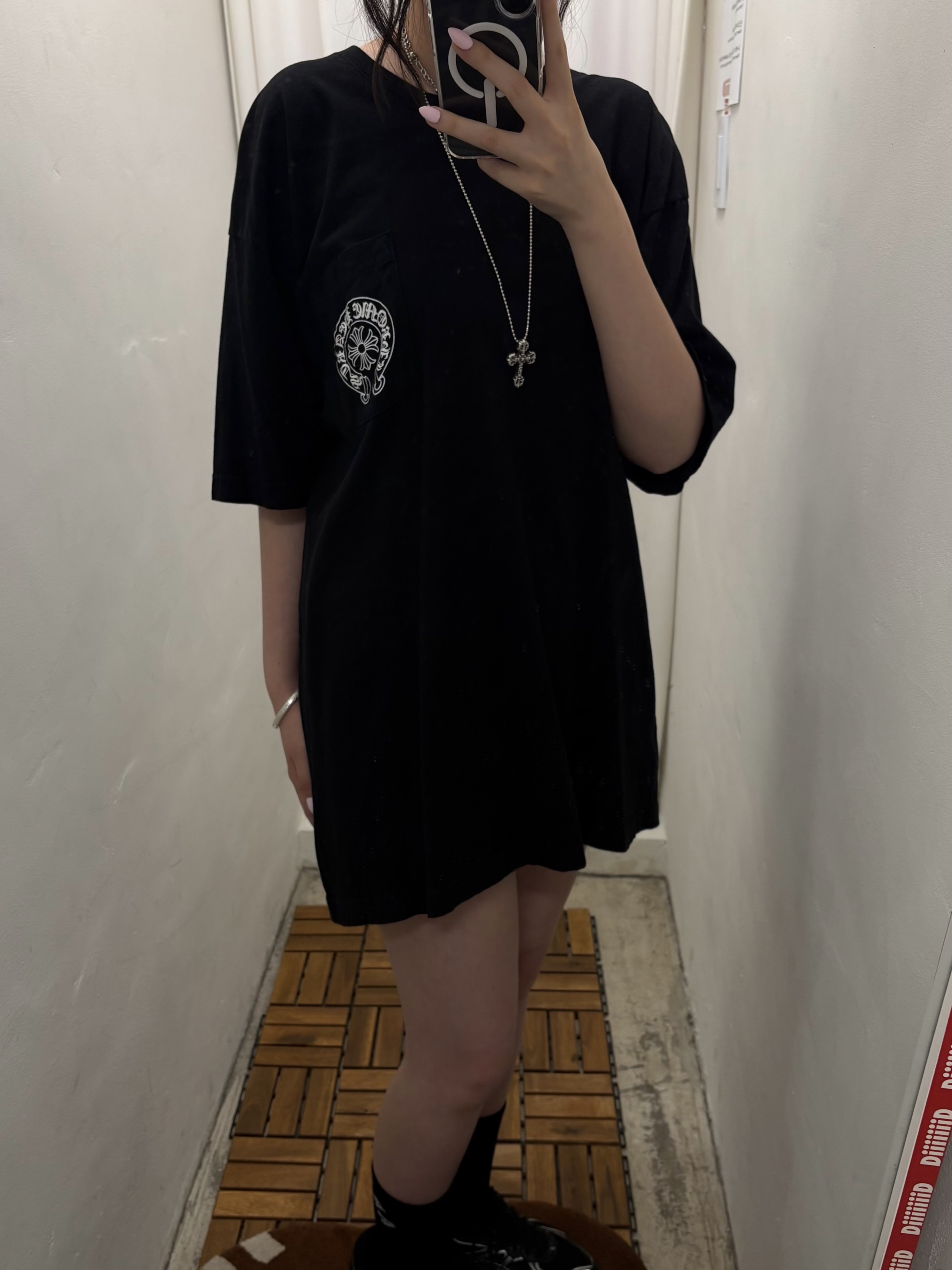 Chrome Hearts Horseshoe Logo Pocket T-Shirt Black 착용 스타일 - 2