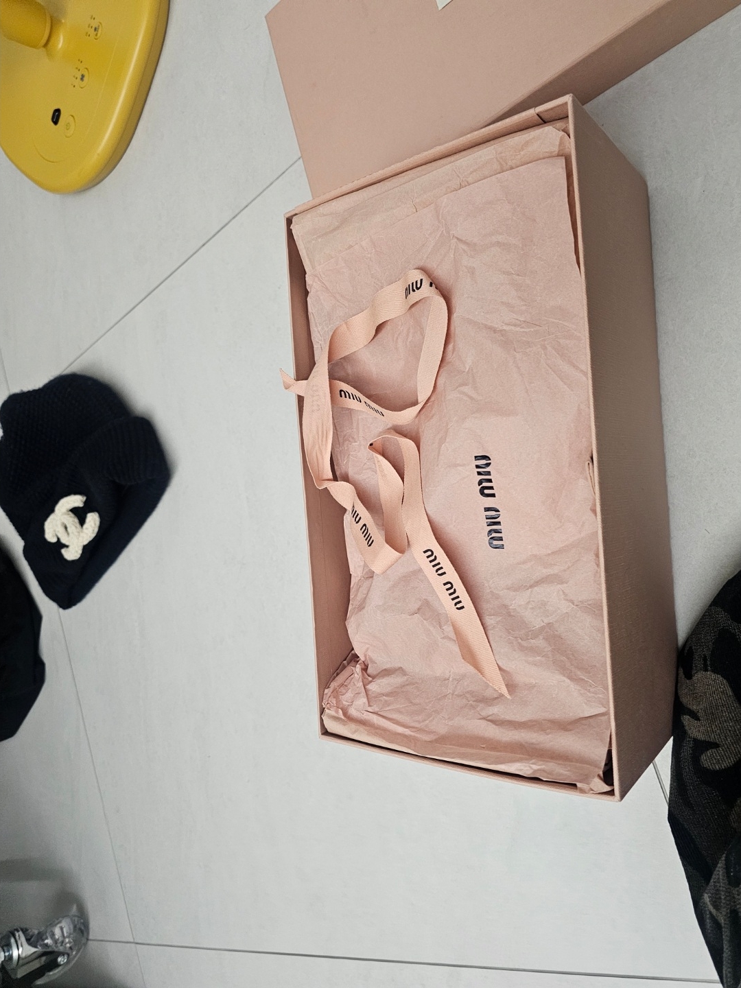 (W) Chanel Beanie Cashmere & Navy Blue 착용 스타일 - 3