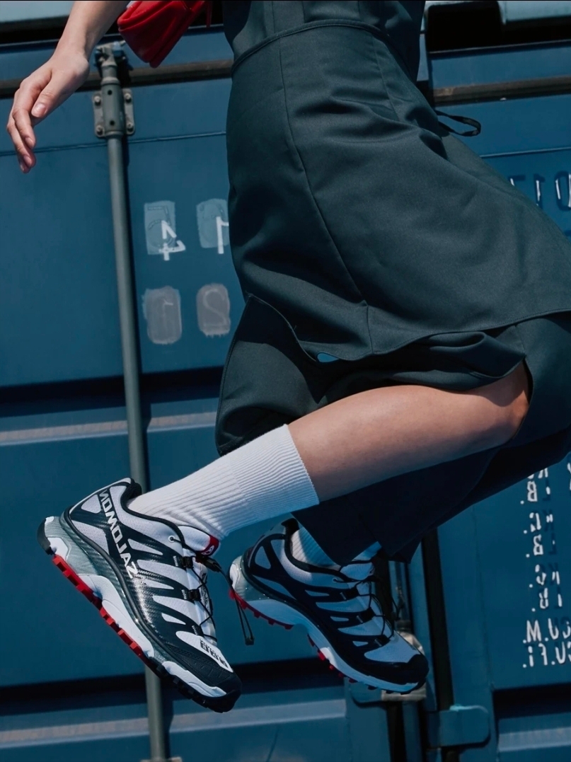 Salomon x Kasina XT-4 OG Dark Navy 착용 스타일