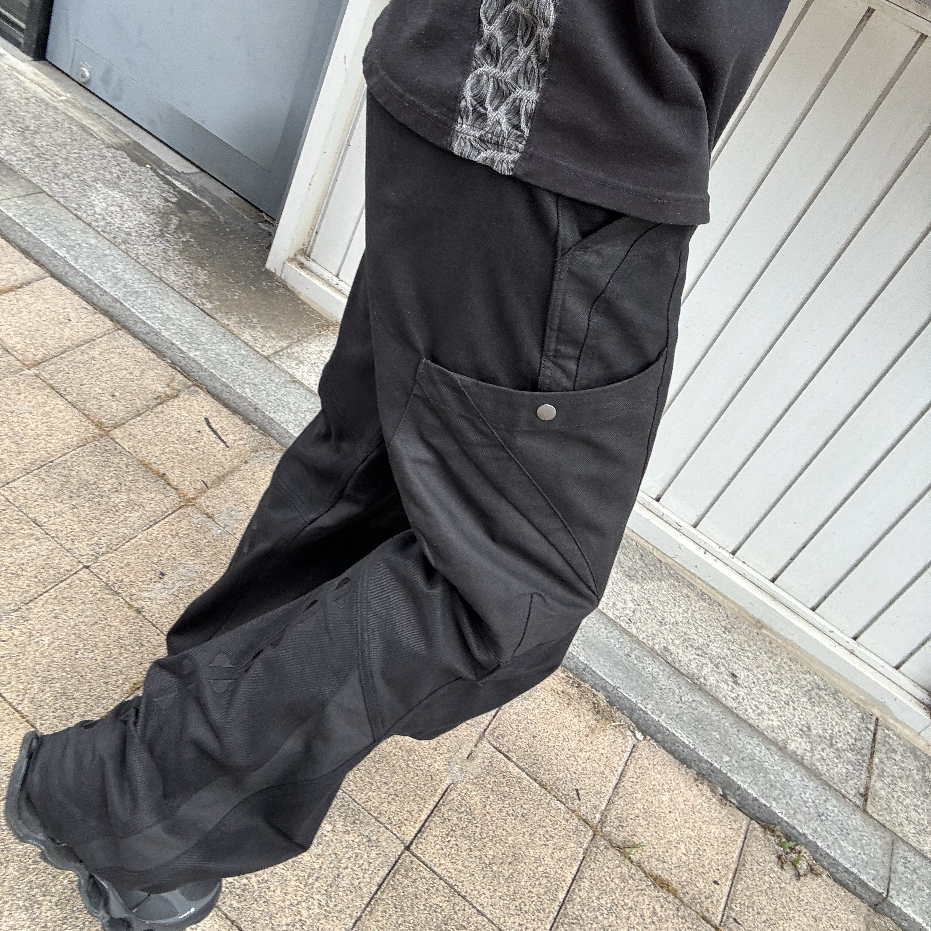 Ignota Core:15 Xylo Pocket Pants Black, Xlim Ep.7/Sequence 01 T-Shirt Black 착용 스타일