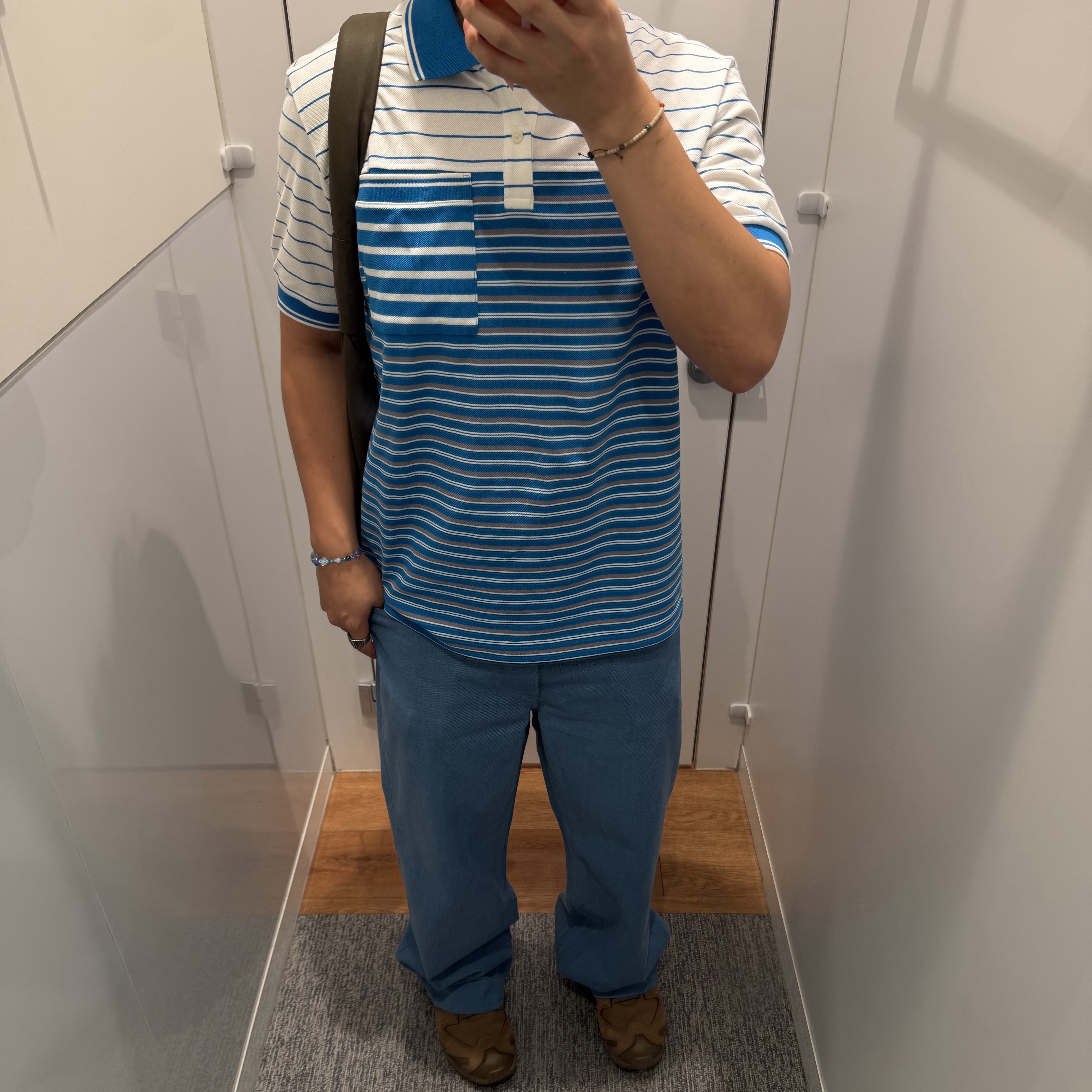 Uniqlo x JW Anderson Wide Straight Color Jeans Blue, Uniqlo x F.Risso Dry Pique Slim Fit Striped Polo Shirt Blue 착용 스타일 - 1
