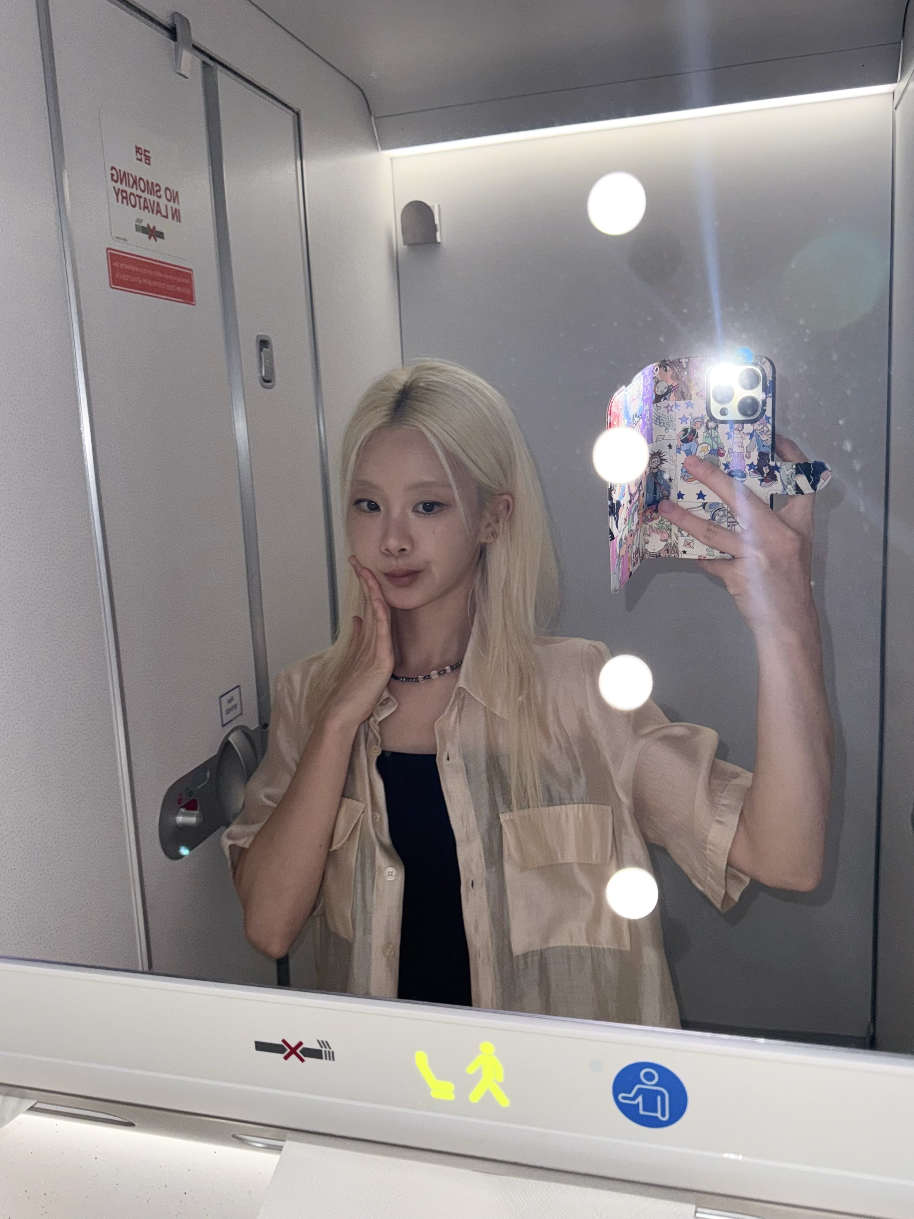 YOUTHBATH YB X Oliwa Card Wallet Phone Case 착용 스타일