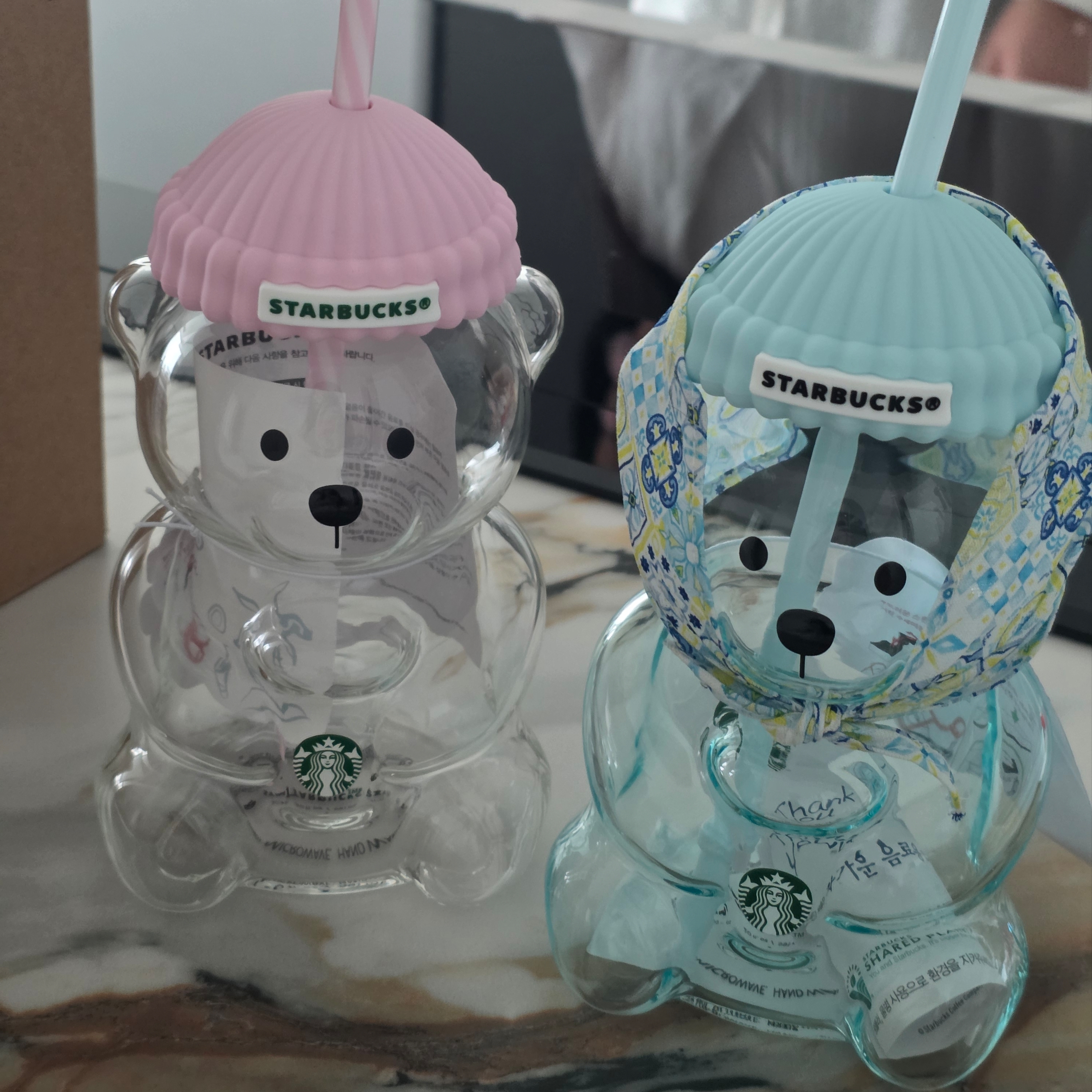 Starbucks Your Summer Bearista Glass Cold Cup 591ml, Starbucks BabyPink Bearista Glass Cold Cup 591ml 착용 스타일