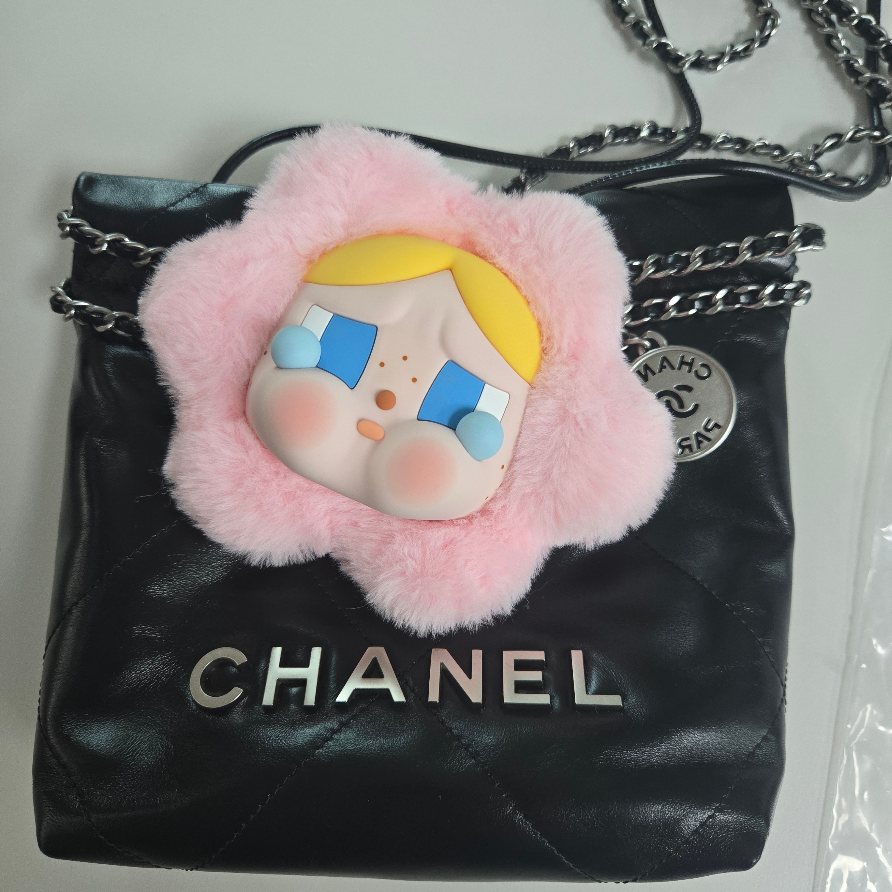 Pop Mart Crybaby Sad Club Series Silicone Plush Earphone Bag 착용 스타일 - 2