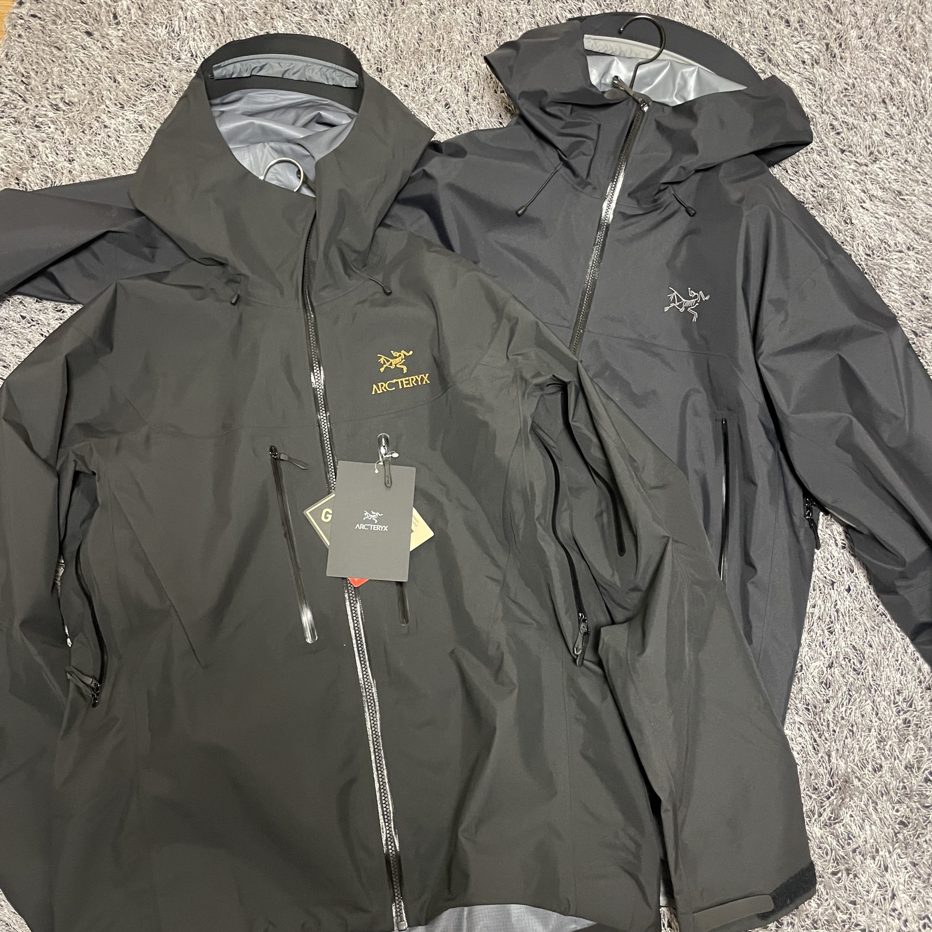 Arc'teryx Alpha SV Jacket 24K Black, Arc'teryx Beta SL Jacket Black 착용 스타일