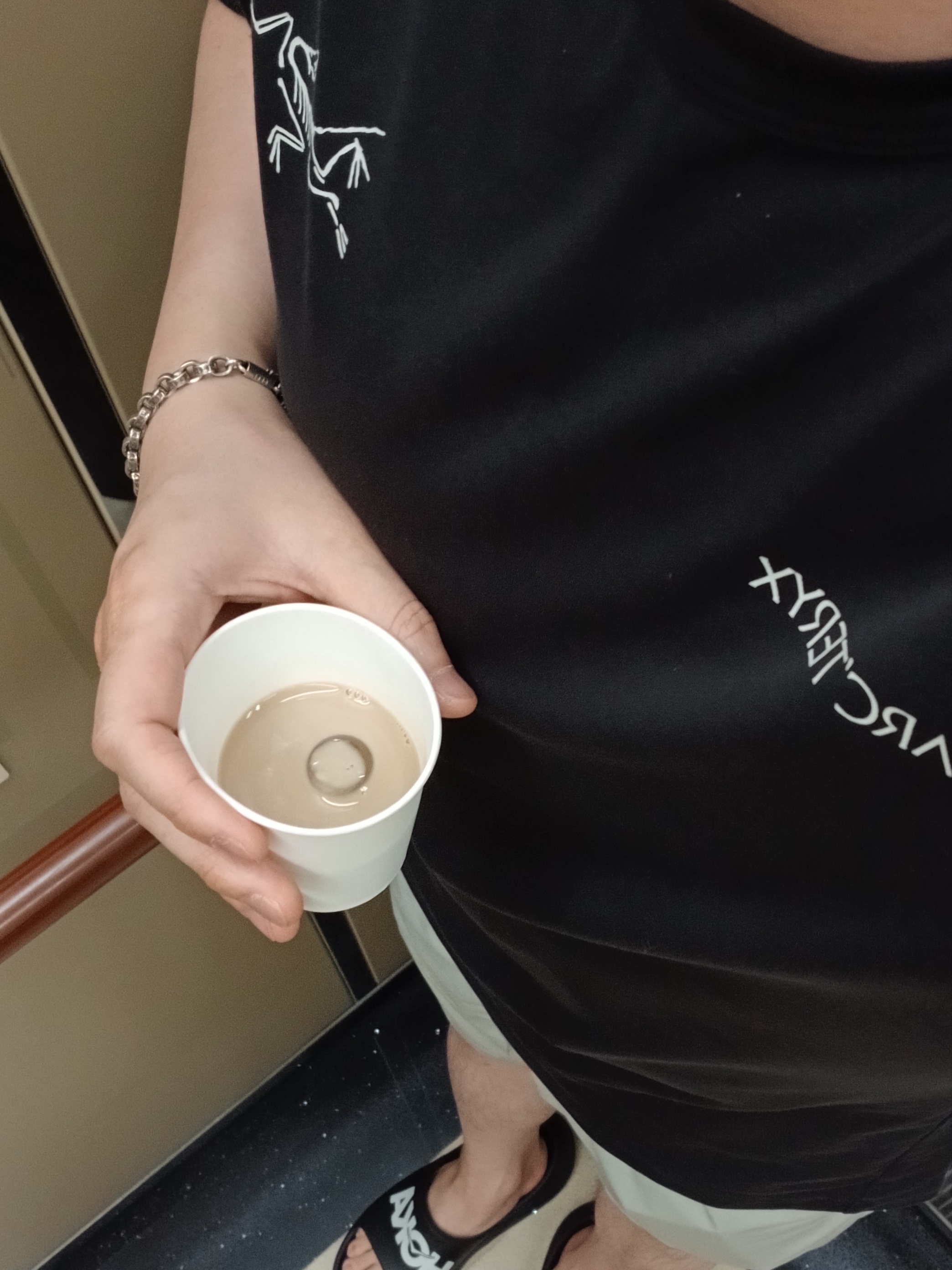 Arc'teryx Captive Split T-Shirt Black, Arc'teryx Incendo Short 9 Inch Habitat 착용 스타일 - 1