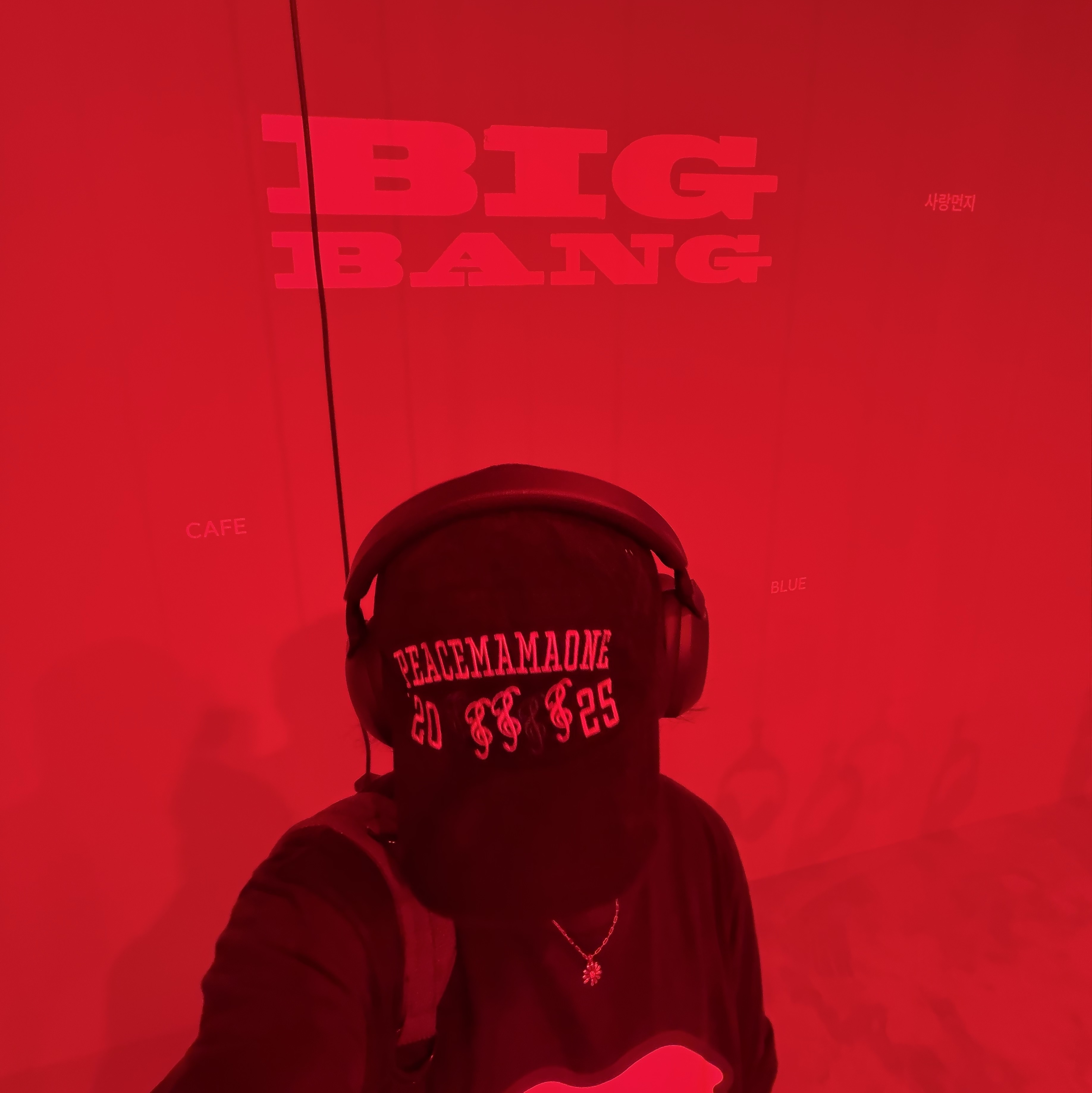 Peaceminusone x 2025 MAMA Awards Peacemamaone Cap Mesh 착용 스타일