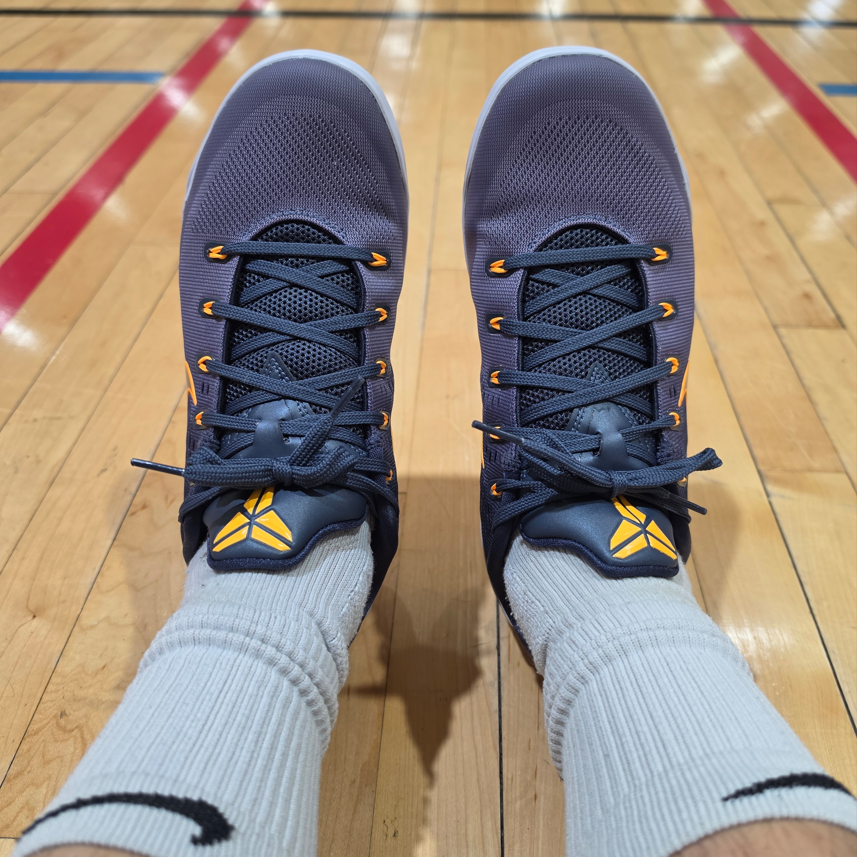Nike Kobe 9 Elite Low EM Protro Thunder Blue Daybreak 착용 스타일 - 2
