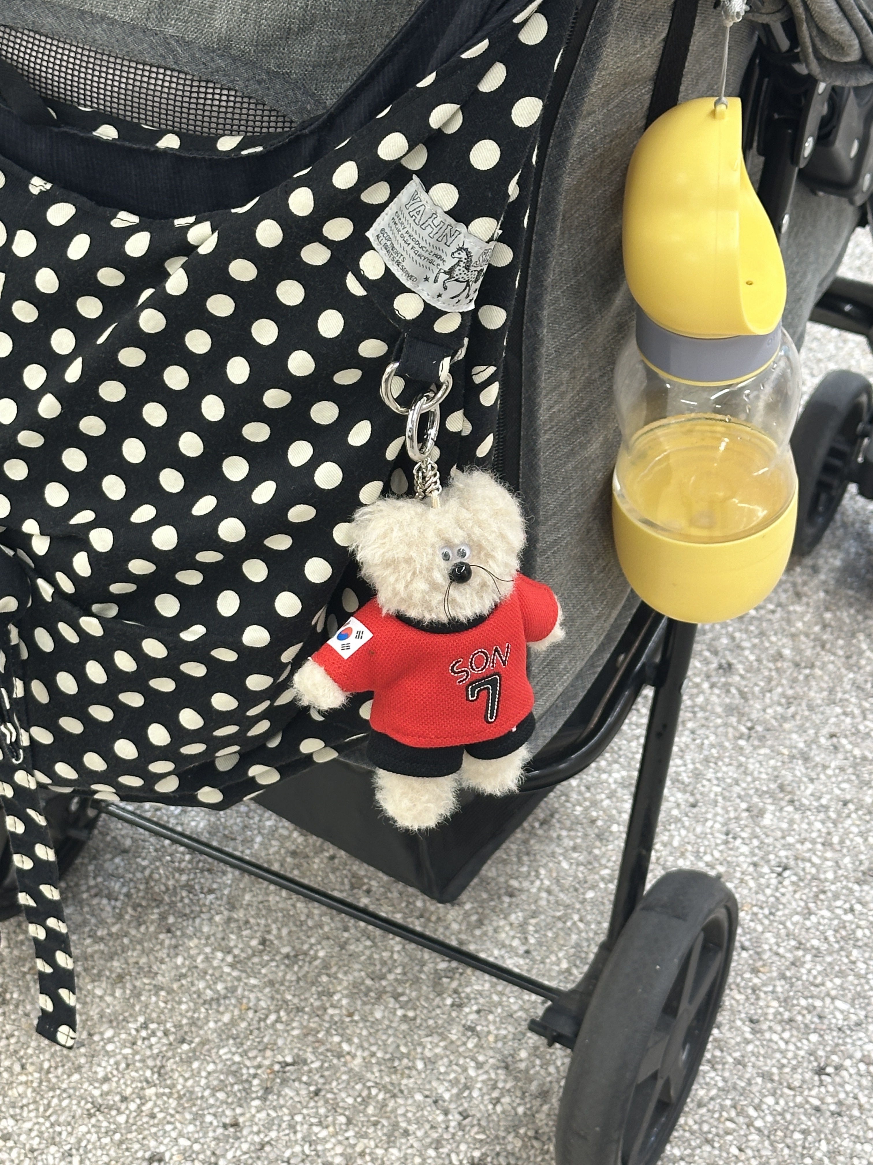Monamhee x NOS7 Captain SON.hee Keyring Red, New Balance Minimus MT10O Black Castlerock 착용 스타일 - 6