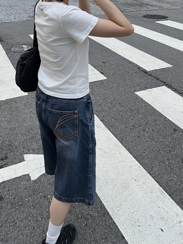 Thevinylhouse Old Car T-Shirt White 착용 스타일 - 3