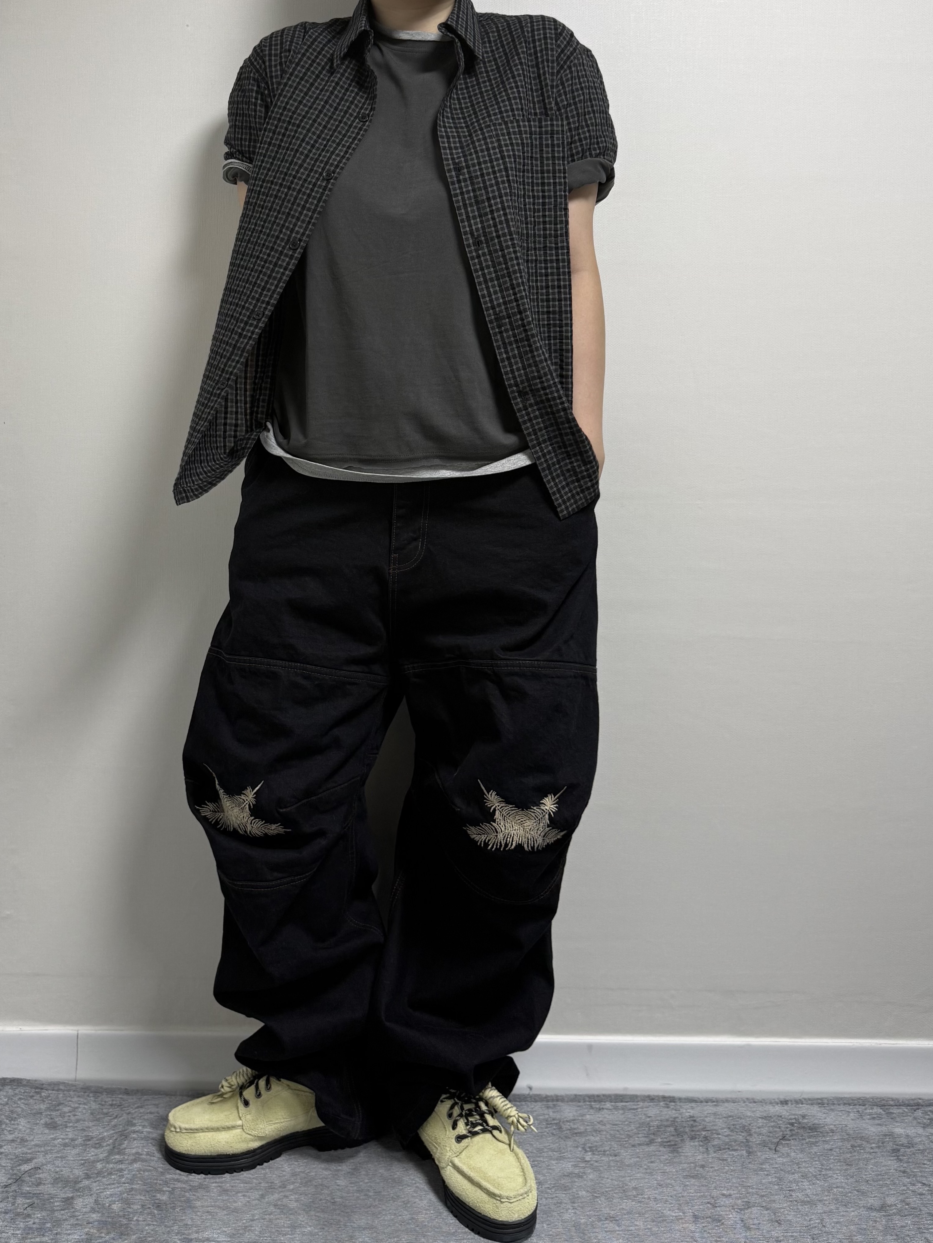 Timberland Heritage Gore-Tex Moc Toe Mid Boots Light Green Suede - Wide, Aoiro Ooki Feather Denim Pants Dark Indigo 착용 스타일 - 2